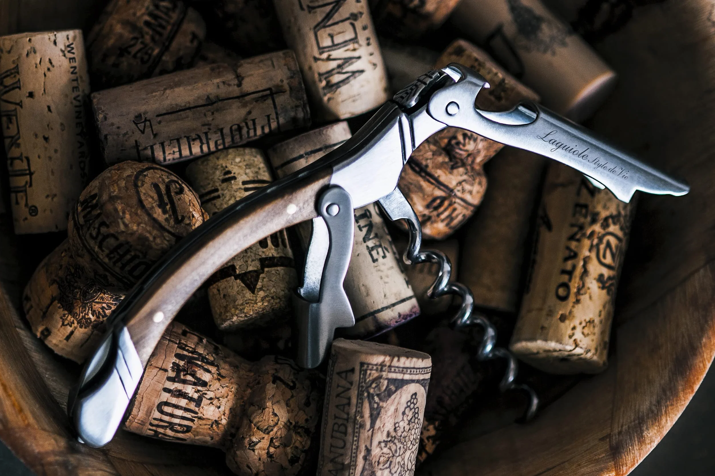 Laguiole Style de Vie Sacacorchos abrebotellas cortador de láminas madera de olivo