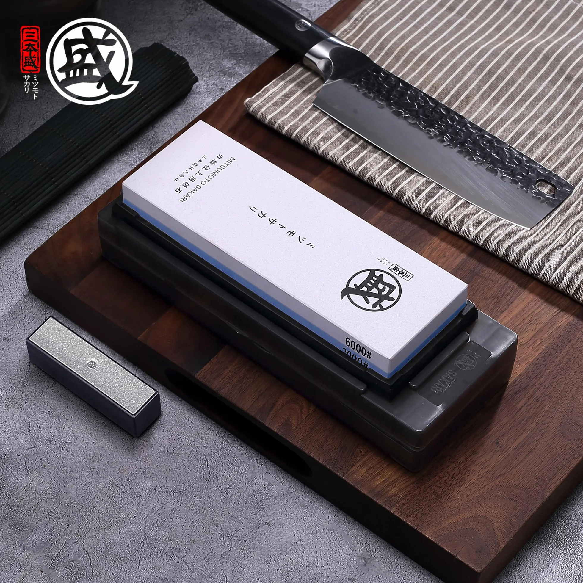 MITSUMOTO SAKARI Piedra Japonesa para Afilar Cuchillos, 2000/6000 Grano Piedra Profesional para Afilar Cuchillos Cocina, Afilador cuchillos con Base Antideslizante de Goma TPR