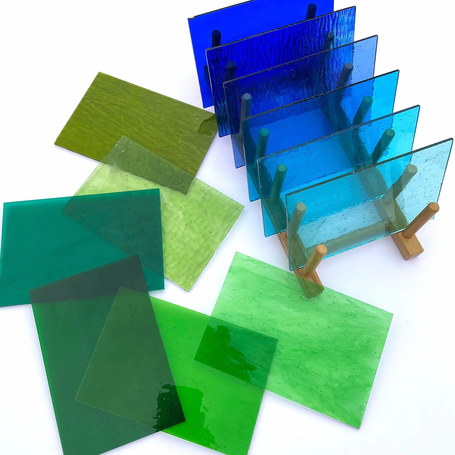 LITMIND Paquete variado de 24 láminas de vidrio tintado transparentes de 10,16 x 15,24 cm, arte de vitral de catedral, ideales para manualidades, como suministros de mosaico y proyectos de vitrales