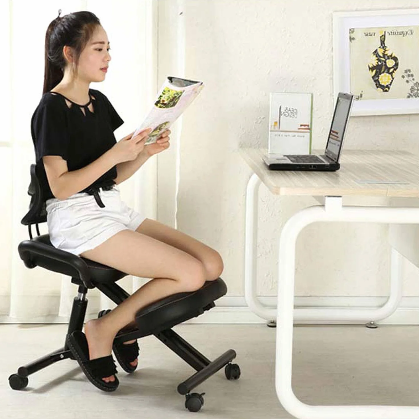 Silla de Rodillas Ajustable en Altura Taburete de Rodillas Ergonómica con Ruedas y Respaldo Sillas Ergonomicas Oficina para Alivia la Fatiga del Cuello y Las Piernas