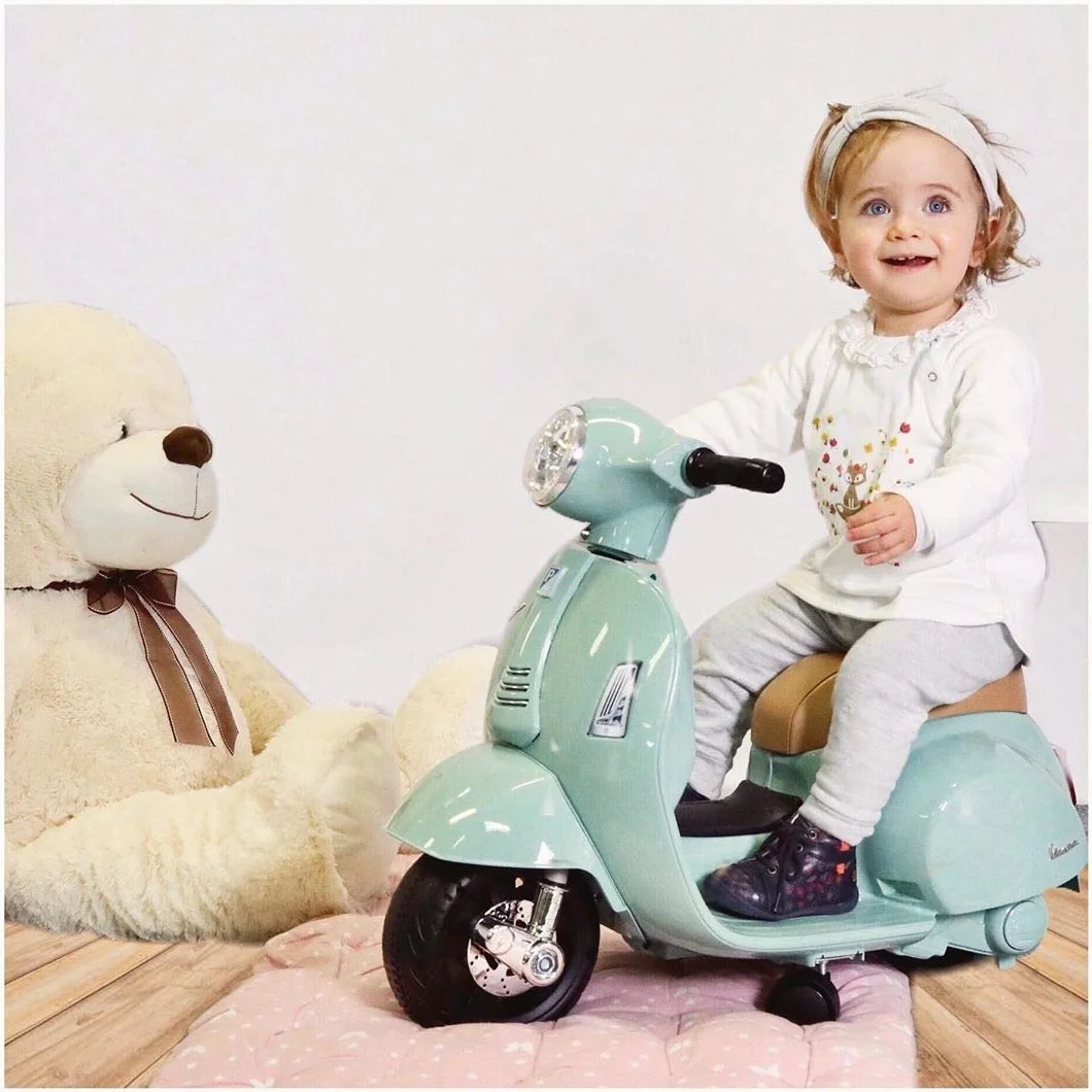Turbo Challenge - Vespa GTS - Portador Eléctrico - 119151 - Scooter - Verde Agua - Listo para Rodar - Máximo 25Kg - Plástico - Baterías Recargables - A Partir de 24 Meses