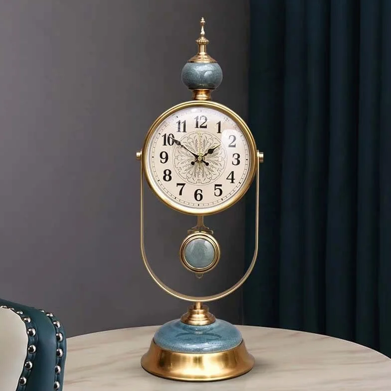 Reloj de mesa retro de metal con péndulo tallado calado para decoración de salón y dormitorio, 50 x 16 cm