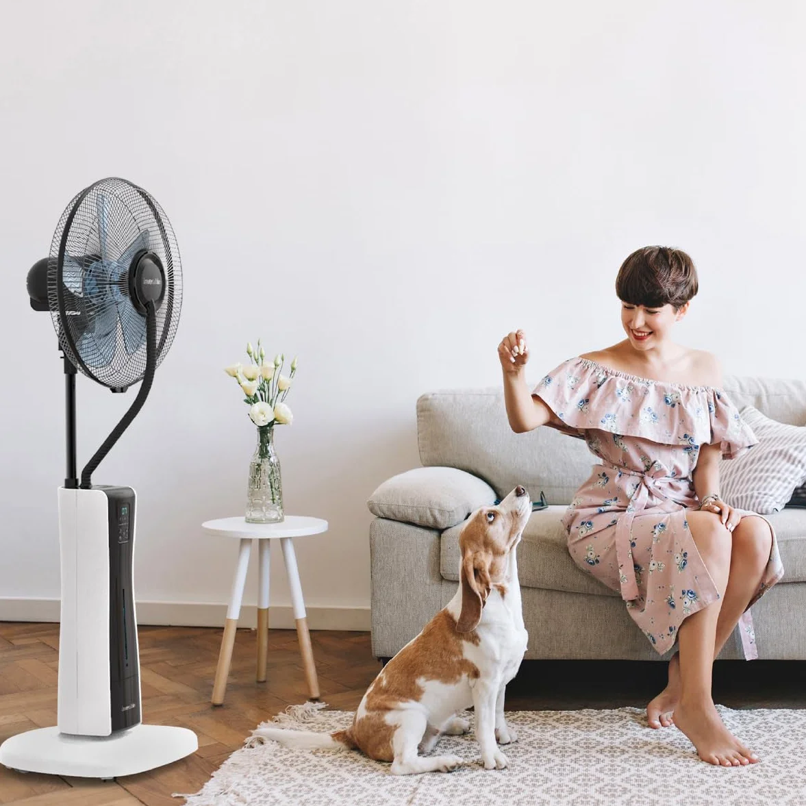 UNIVERSALBLUE Ventilador Humidificador Potente | Ventilador Nebulizador de Agua | Con Ruedas | Mando a Distancia | 3 Velocidades | Silencioso | Temporizador 12h | 5 Aspas | Blanco y Negro