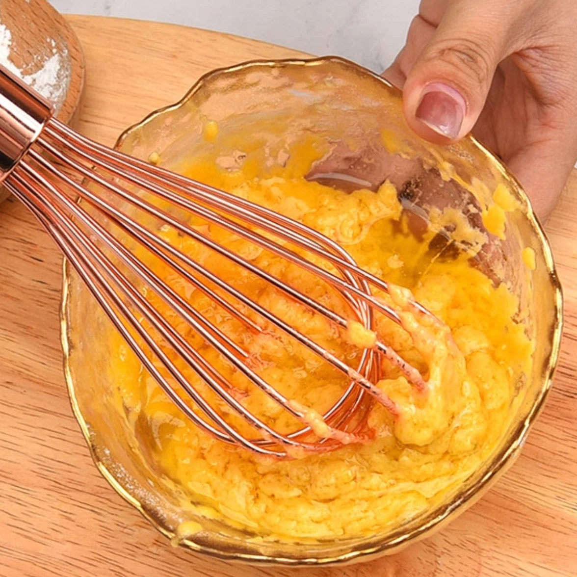 Varillas Cocina Espumador De Leche Batidora De Cocina For Cocinar Batidora De Mano Batidora De Leche Batidora De Huevos con Mango De Roble Manual Batidora De Leche(Pink,16inch)