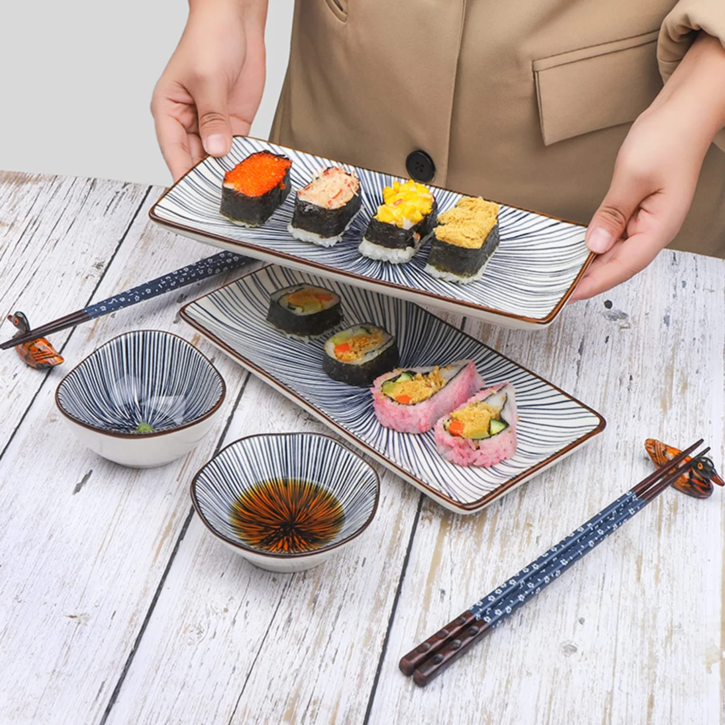 Artcome Juego de vajilla de cerámica de estilo japonés de 10 piezas para inauguración de la casa de boda, 2 platos de sushi, 2 platos de salsa, 2 cuencos de aperitivos, 2 pares de palillos, 2 soportes