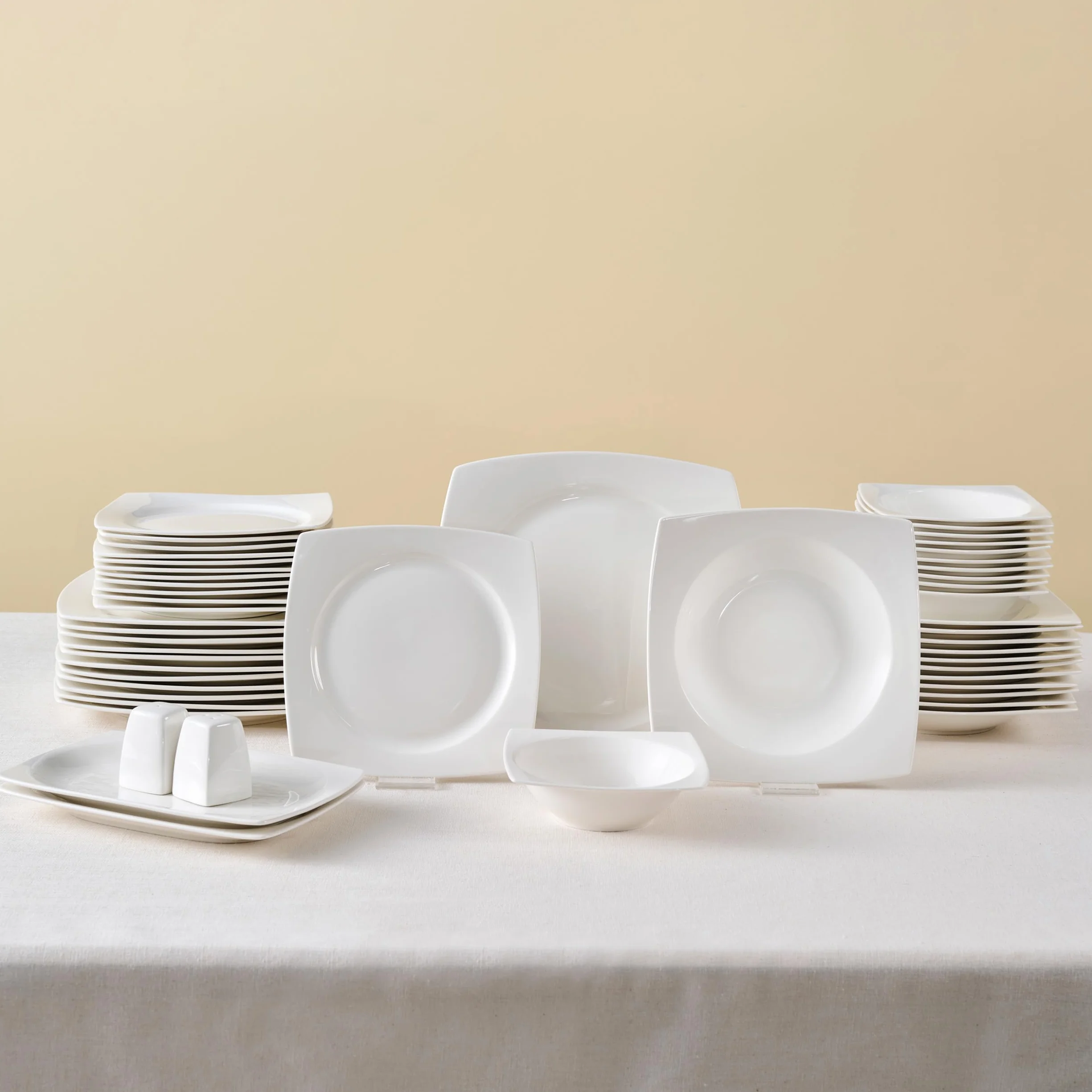 Karaca Vajilla Vesta White para 12 personas, 52 piezas, elegante vajilla de porcelana para 12 personas, incluye platos, tazas, cuencos y cubiertos