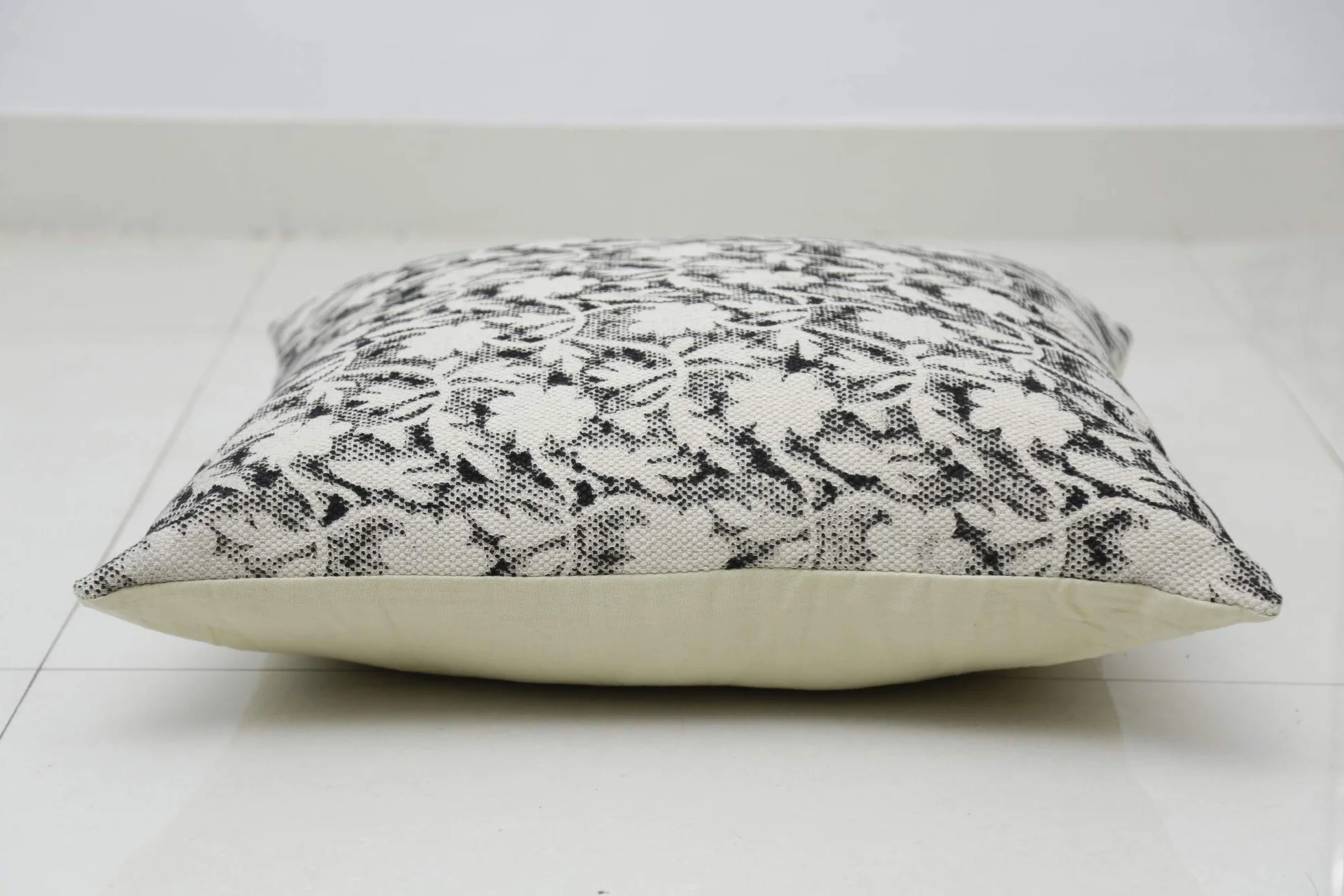 Trade Star - Funda cojín 24 "x 24" Pulgadas,Almohada Cuadrada Hecha a Mano,Funda de cojín 100% algodón,Cojín Decorativo de Tela Barro,Cojín Floral