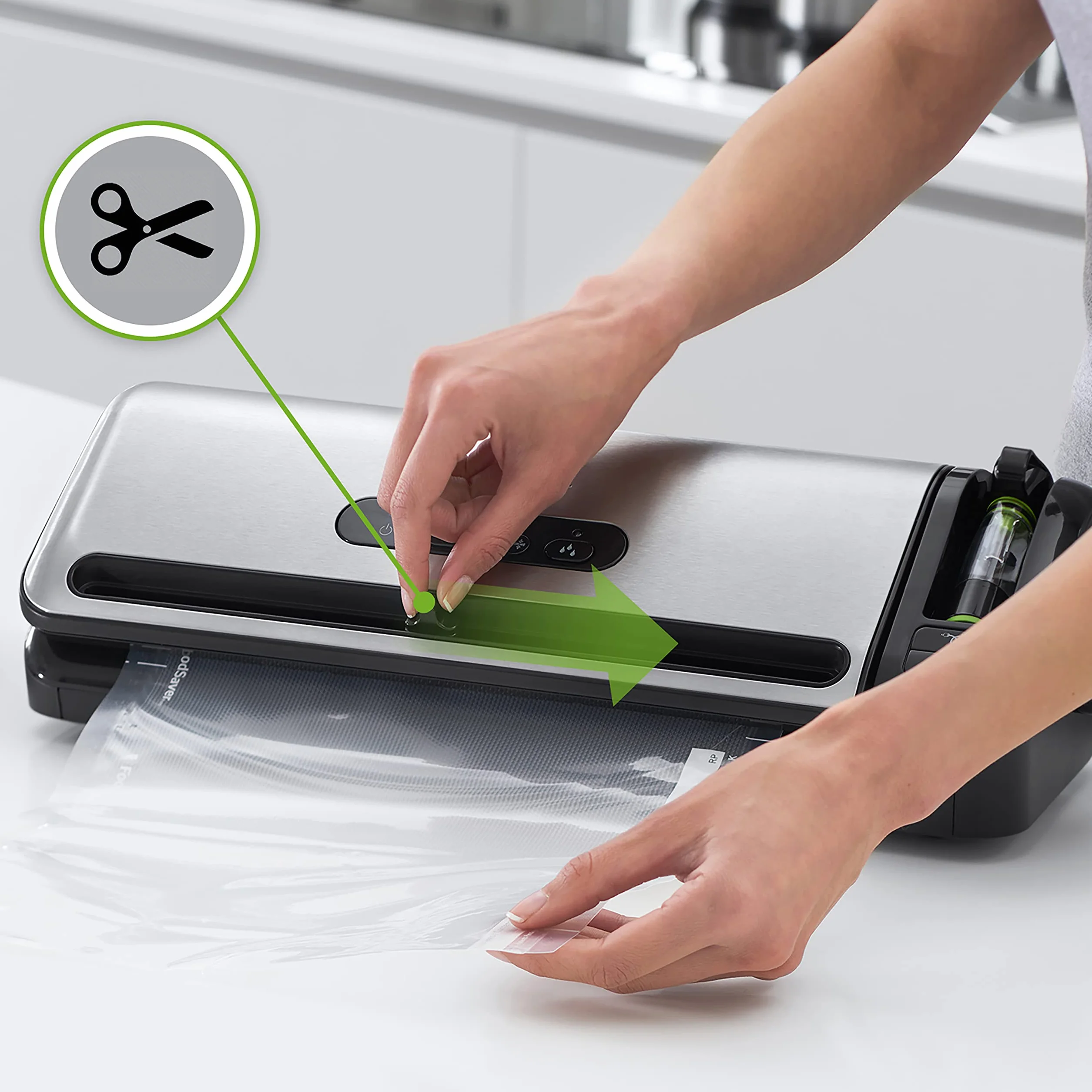FoodSaver Envasadora al Vacío con un Cutter Incorporado, Funciones «solo sellado», «húmedo/seco» y «marinar», incluye Rollos/Bolsas [FFS017X]