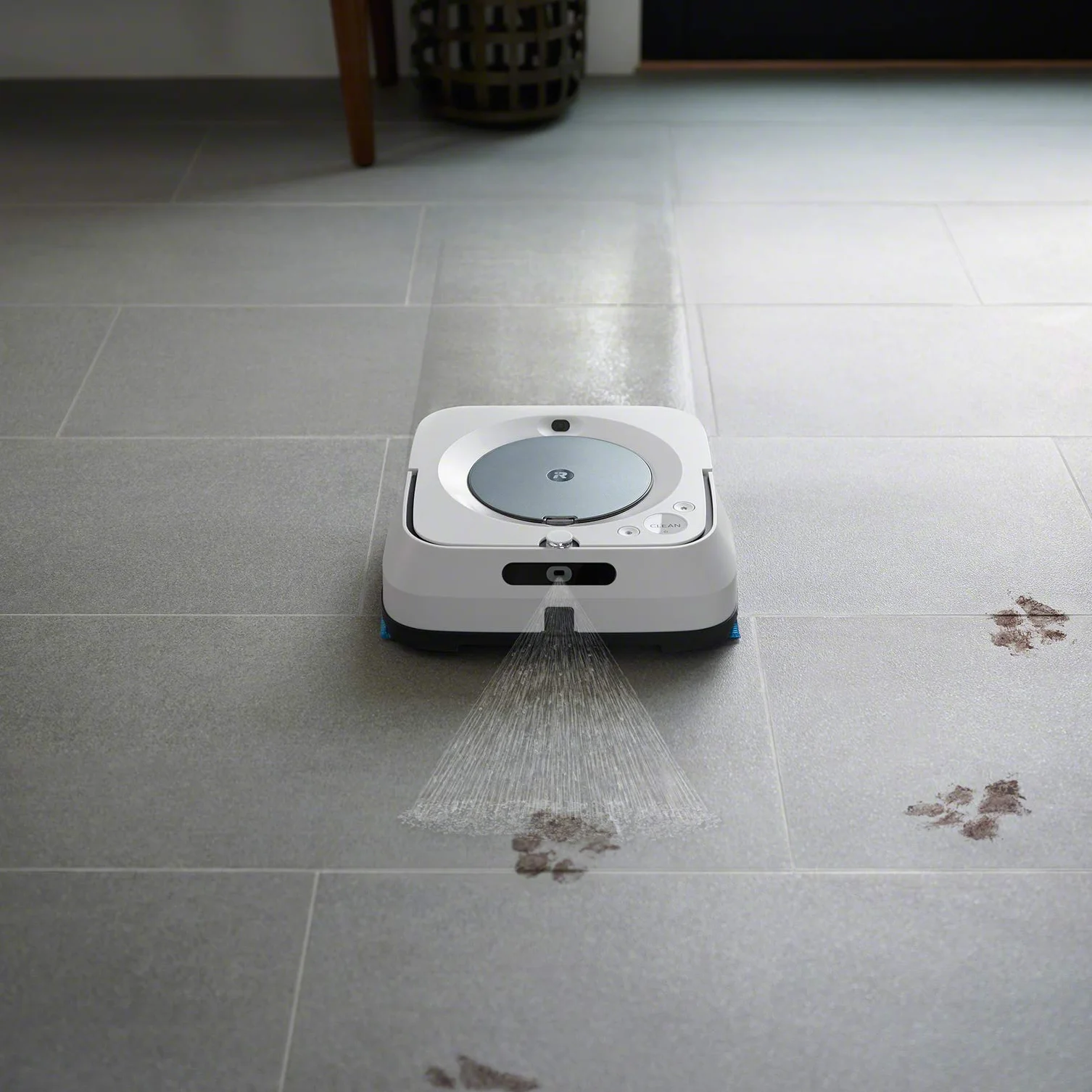 iRobot m613440 Robot fregasuelos con WiFi, Pulverizador a presión y navegación Superior, Blanco, Única