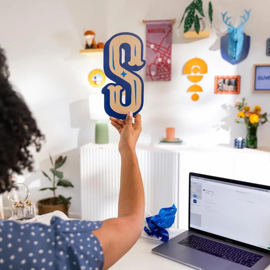 Cricut Maker 4 Paquete Esencial - Amazon Exclusive Edition