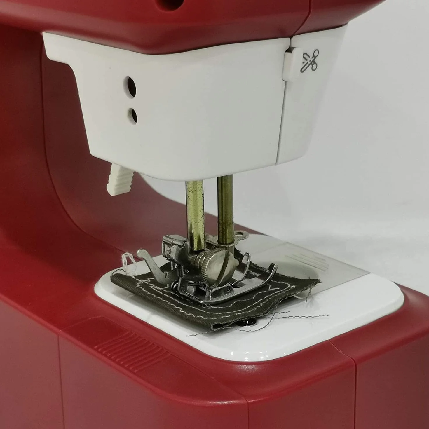 Mini máquina de coser, máquina de coser eléctrica con 12 patrones de puntada, uso doméstico, fácil de operar, ideal para principiantes y proyectos de manualidades, diseño portátil