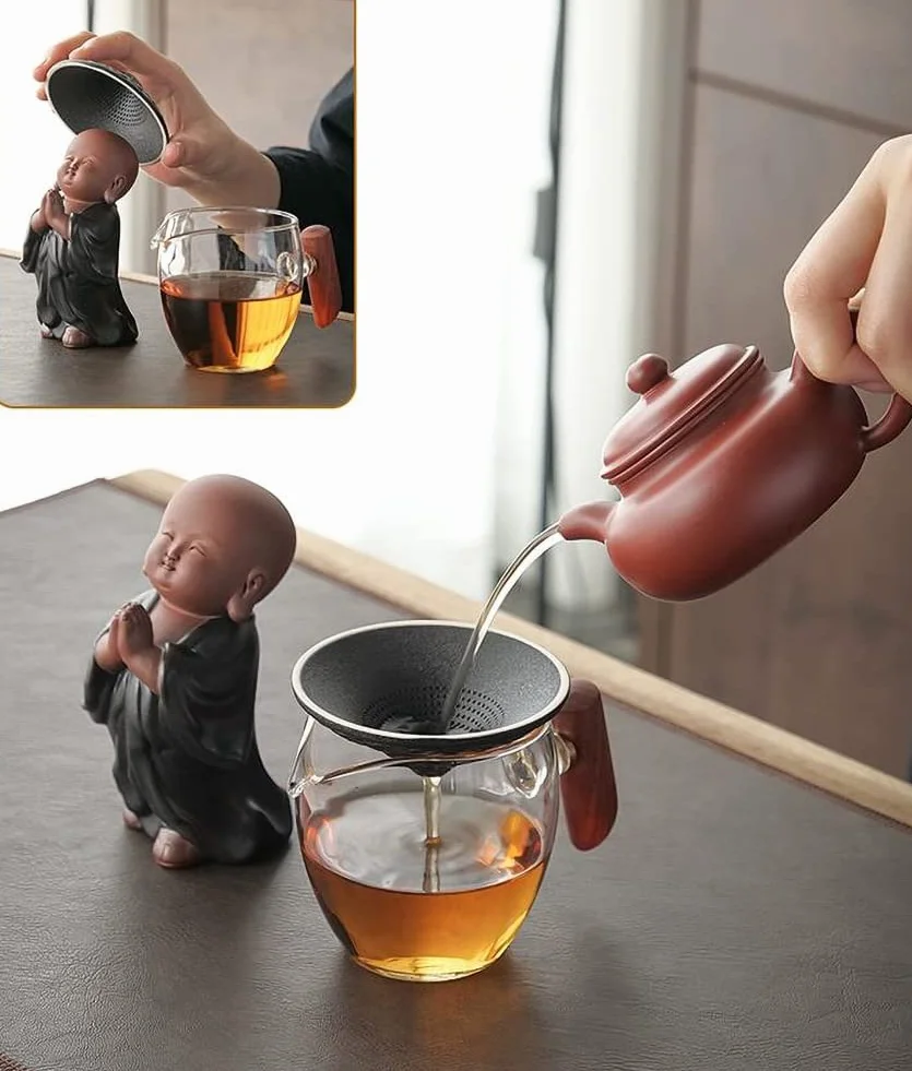Infusor de té de malla fina de cerámica, infusor para té suelto, colador de malla fina, estatua de monje pequeño, decoración de mesa de té, filtro de té A01