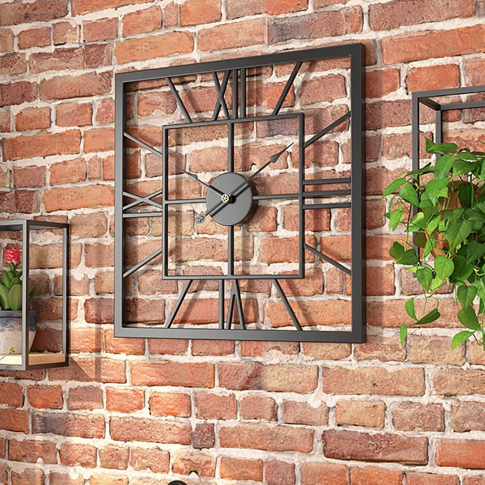 Reloj de pared vintage grande de metal negro de 50 cm, cuadrado, silencioso, números romanos, reloj colgante para sala de estar, dormitorio, cocina, cafetería, hotel, funciona con pilas, elegante