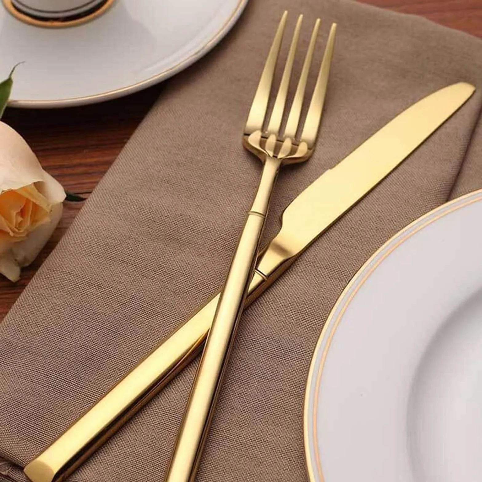 Juego de cubiertos de acero inoxidable, elegante cubertería para comedor, incluye 24 piezas, perfecto para el hogar y fiestas