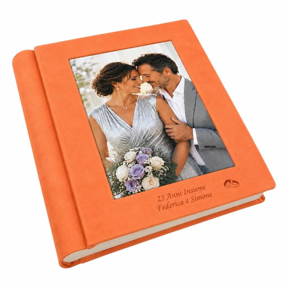 Álbum de fotos – Júpiter Fotos – de tejido efecto Alcántara con foto central acolchada plastificada, con grabado, clásico con papel de seda, para boda, comunión, aniversario, boda, color naranja