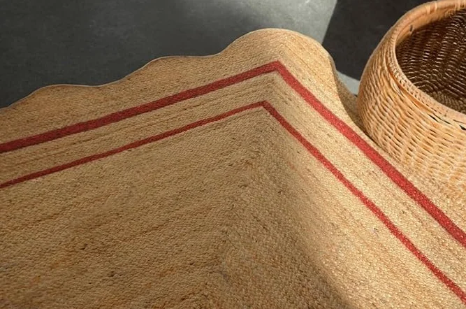 Alfombra de yute festoneado de alta calidad tejida a mano con borde rojo de 2 x 3 pies, alfombra de fibra natural hecha a mano, alfombra de estilo bohemio y rústico para sala de estar