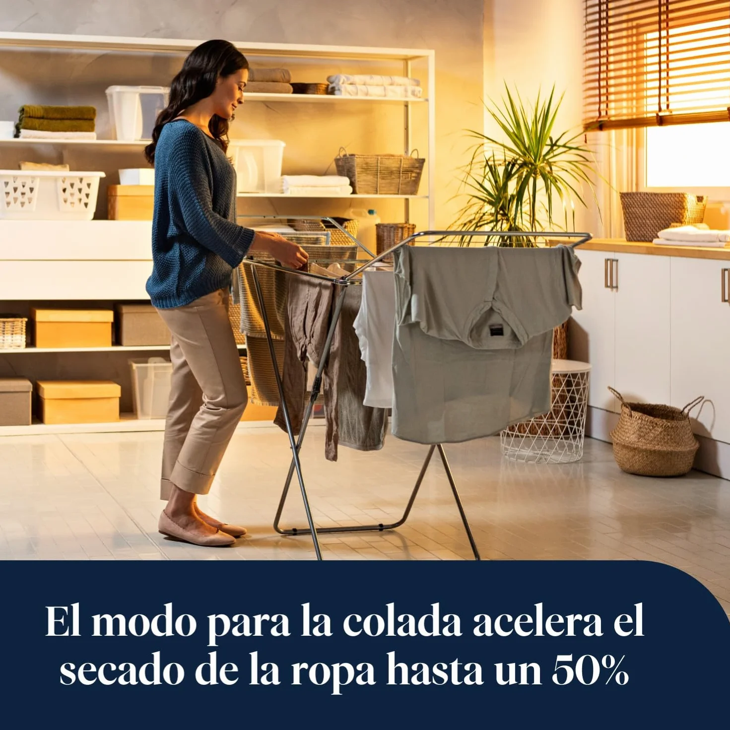 De’Longhi Tasciugo AriaDry Multi - Deshumidificador Doméstico Portátil, 25L/Día de deshumidificación, Función Secado de Ropa, Anti-Moho, Silencioso, Temporizador, Blanco (DDSX225)