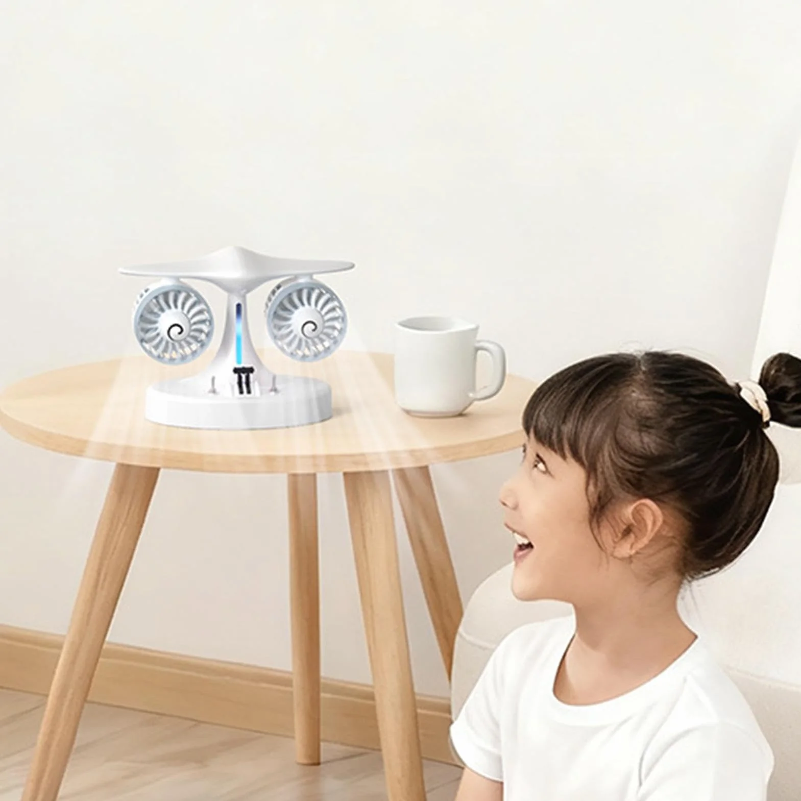 Ventilador De Escritorio Pequeño 3 Velocidades con Luces Recargable | Ventilador De Escritorio A Pilas Para Oficina para Oficina en Casa Apartamento Escuela Salón Verano Viaje Camping Tie