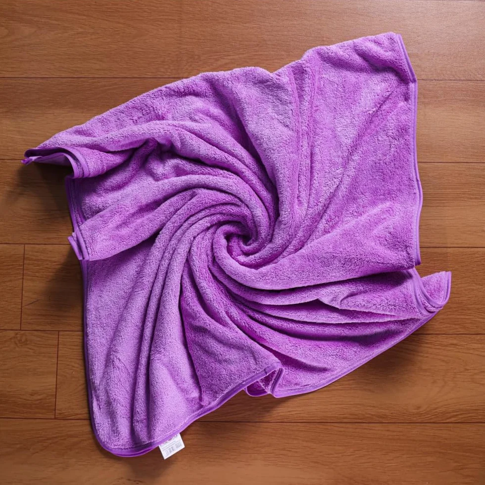 Fezora - Toalla de baño (500 g/m², extra suave y de secado rápido, alta absorción, tamaño grande, para el baño, 70 x 140 cm), color morado