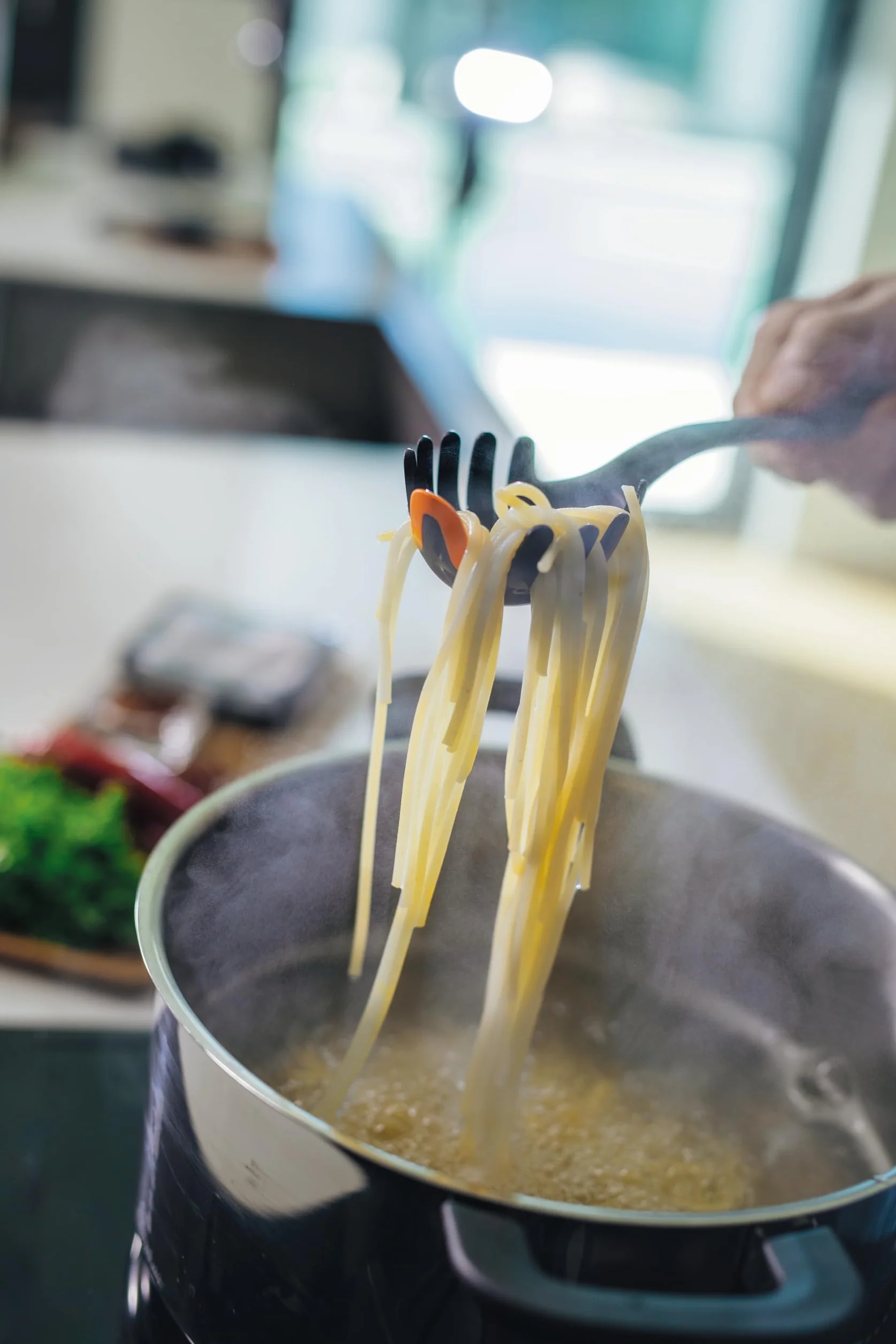 Fiskars Cuchara para Pasta 29 cm Plástico Silicona Functional Form Negro Naranja