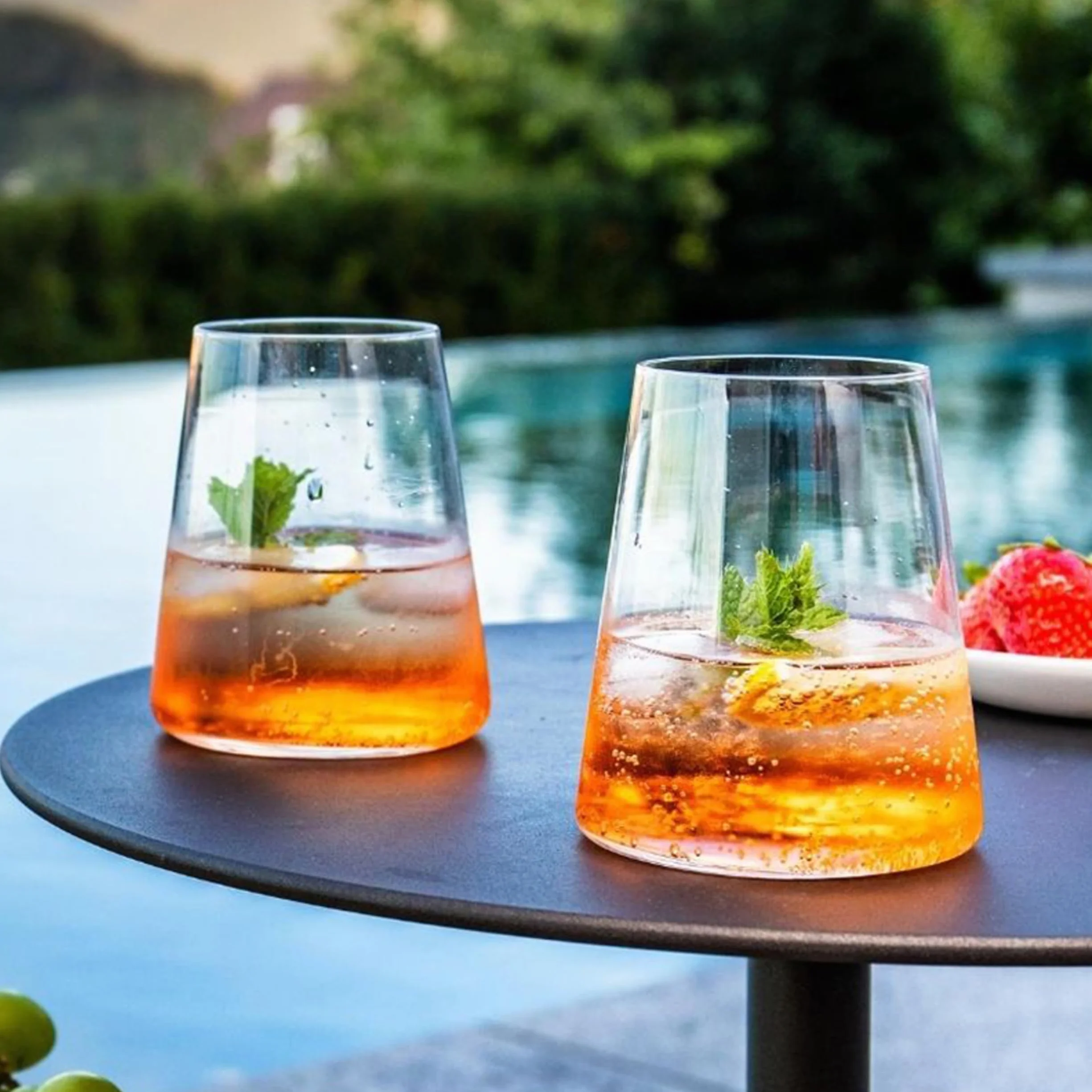 Stölzle Lausitz Juego de 4 copas de vino tinto sin tallo (Power). Copas de vino de cristal sin tallo aptas para lavavajillas (17.5 onzas líquidas). Juego de 4 copas de vino sin tallo resistentes a la