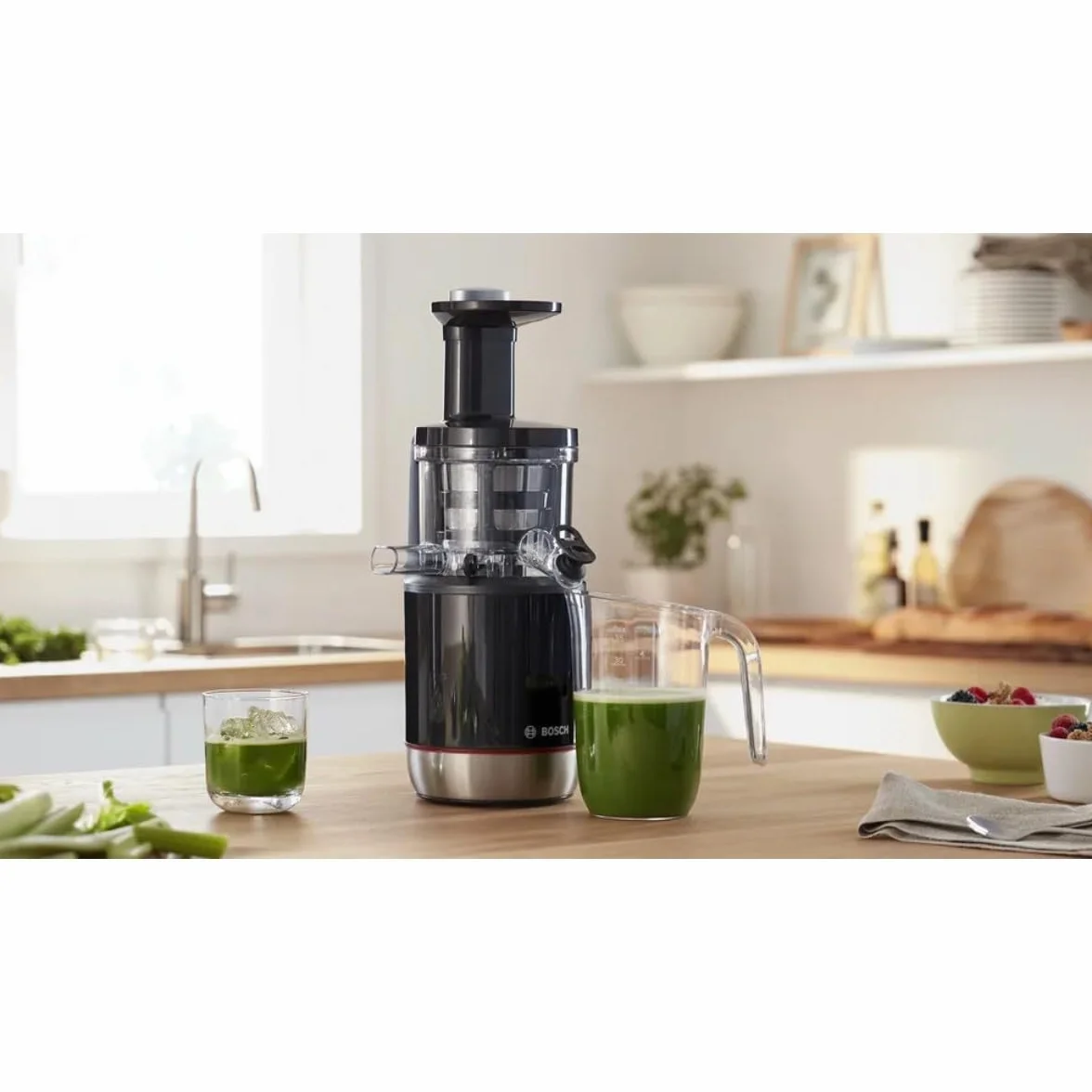 Bosch Extractor de jugos VitaExtract MESM731M prensado lento MixControl