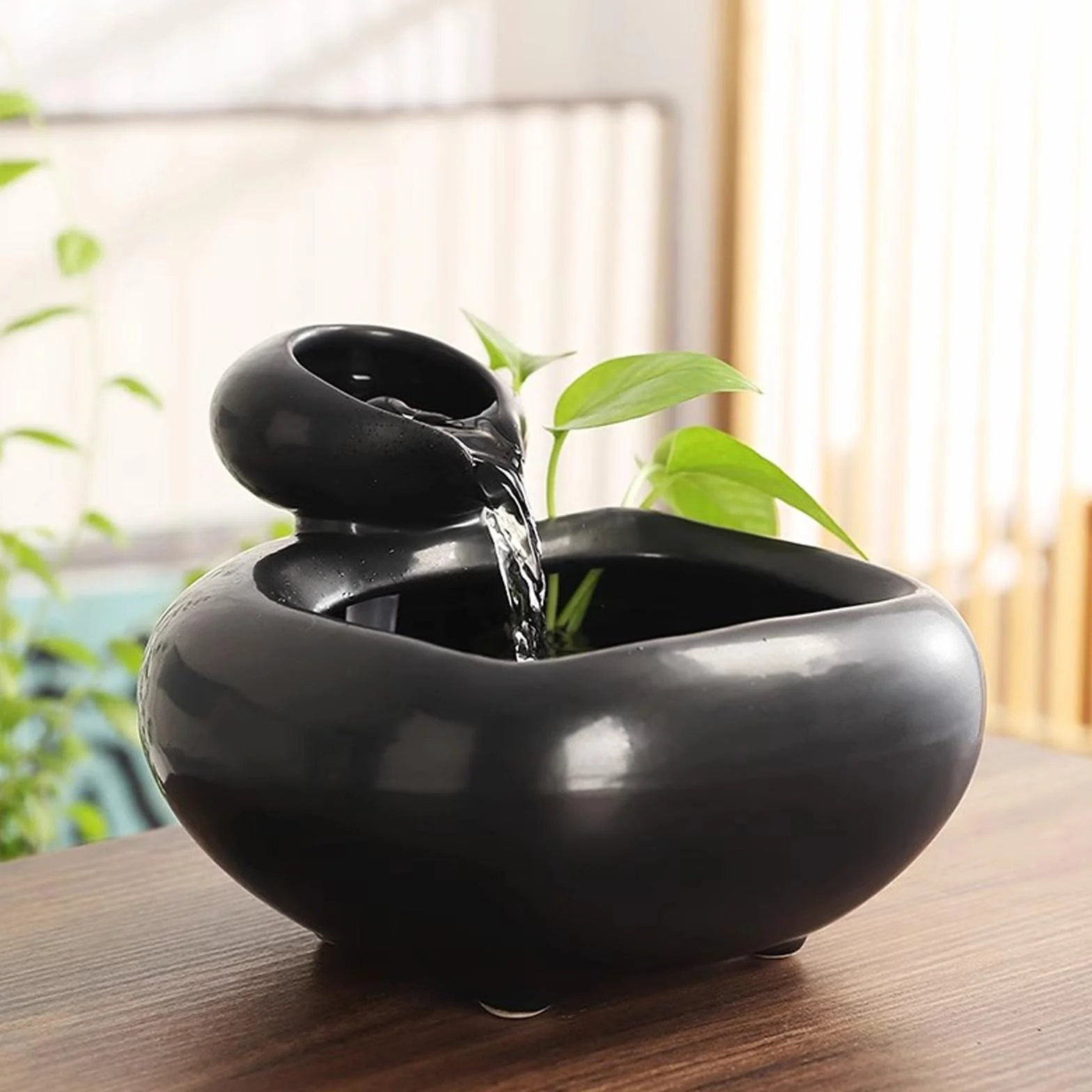 Fuente de sobremesa Fuente de Escritorio de cerámica for circulación de Agua, invitación de Riqueza, decoración de Oficina, Mesa de té, pequeña decoración Cascada de Interior(Blanco)