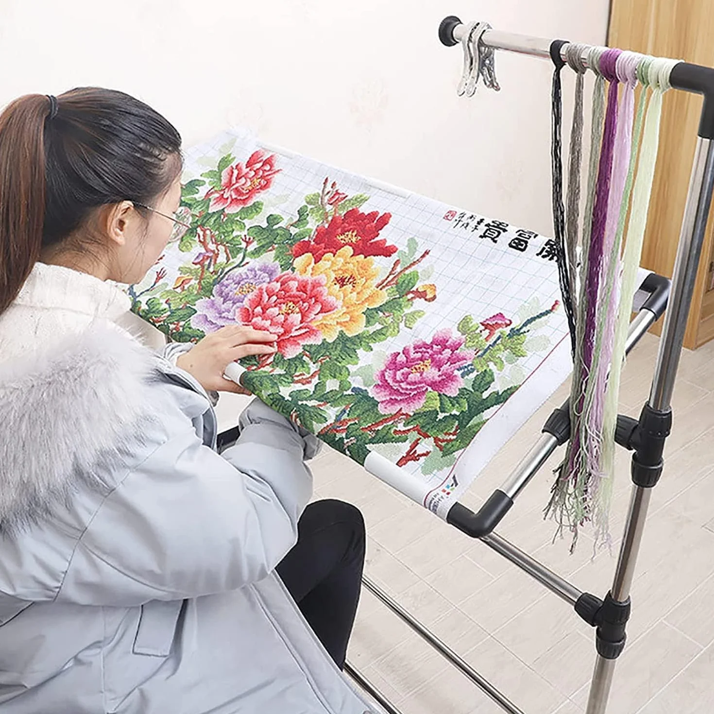 Soporte de Bordado Giratorio de 360° Ajustable con Soporte para Bastidor Grande: Soporte de Punto de Cruz de Altura Regulable, Adecuado para Manualidades de Costura (55 cm).