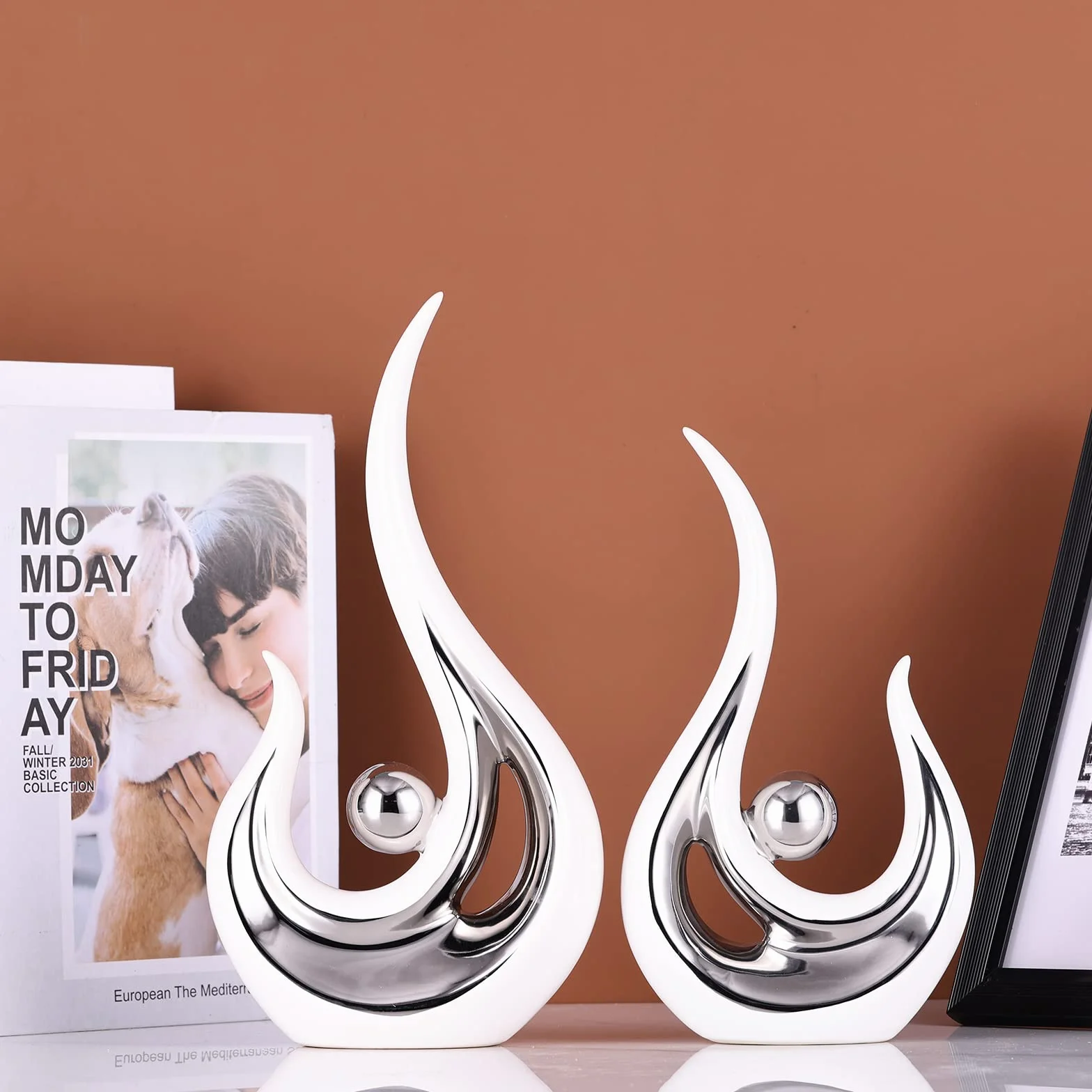 XMGZQ Blanco Plata Estatua de Cerámica,Modernos Escultura de Arte Abstracta,Objetos Decoraciones,Centros Decorativos de Mesa,Figura Decorativa,Juego de 2,Deco para Oficina,Mesa