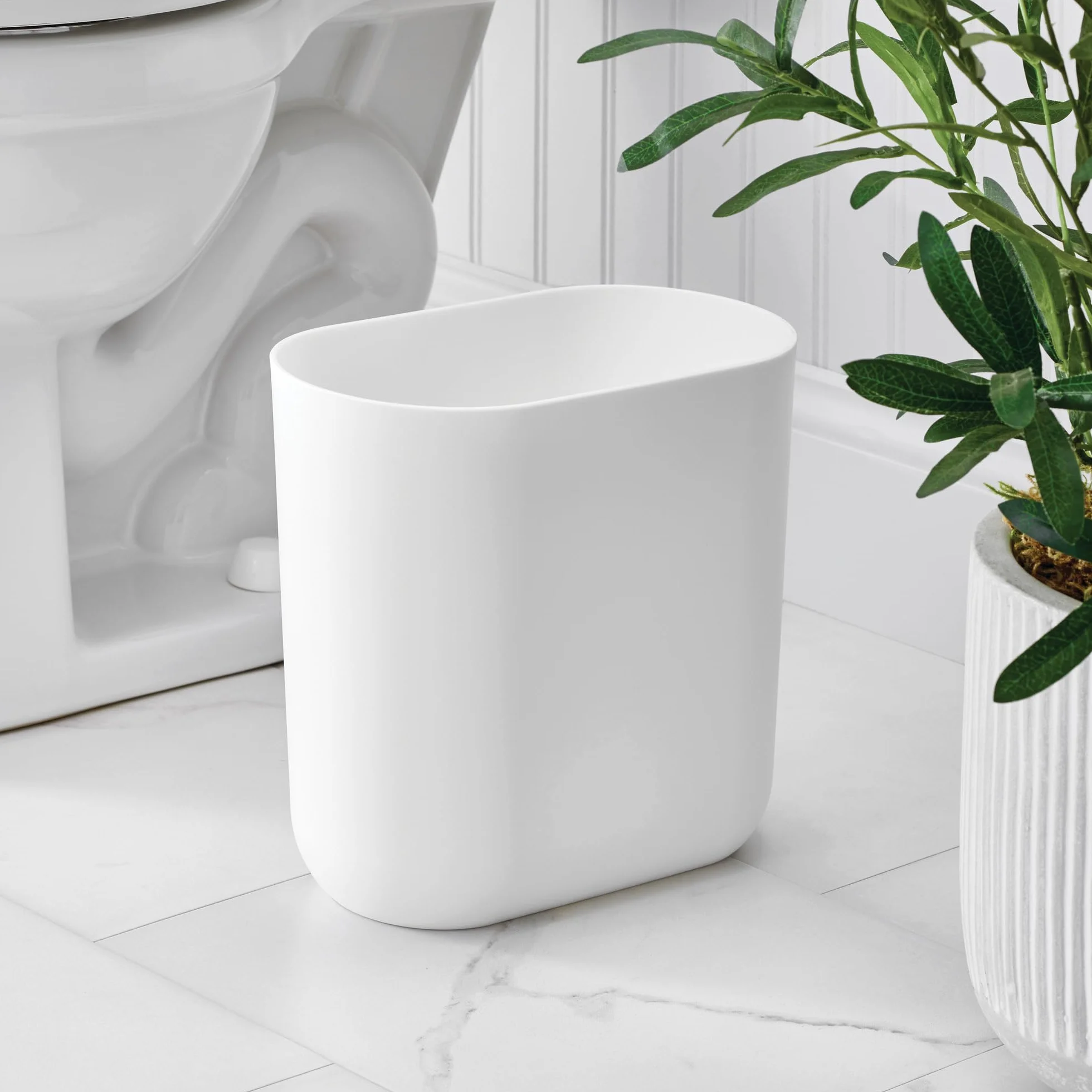 iDesign Cubo de basura baño cocina papelera pequeña plástico blanco 26.8x14x24.8 cm
