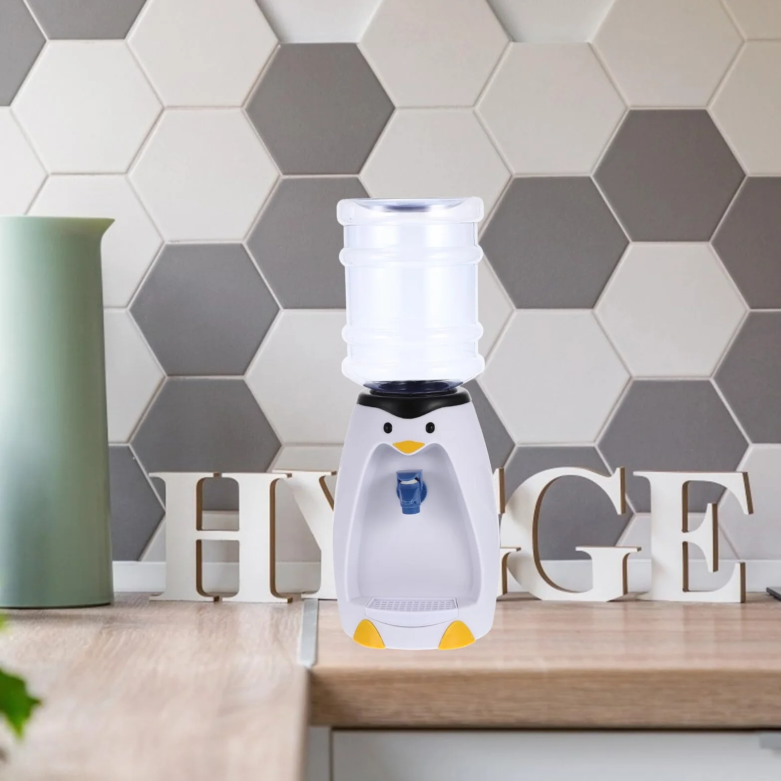 Mipcase Mini Dispensador de Agua Pequeño de Plástico Compacto y Fácil de Instalar Capacidad de 200 Ml para Uso en Casa y Oficina Color Aleatorio