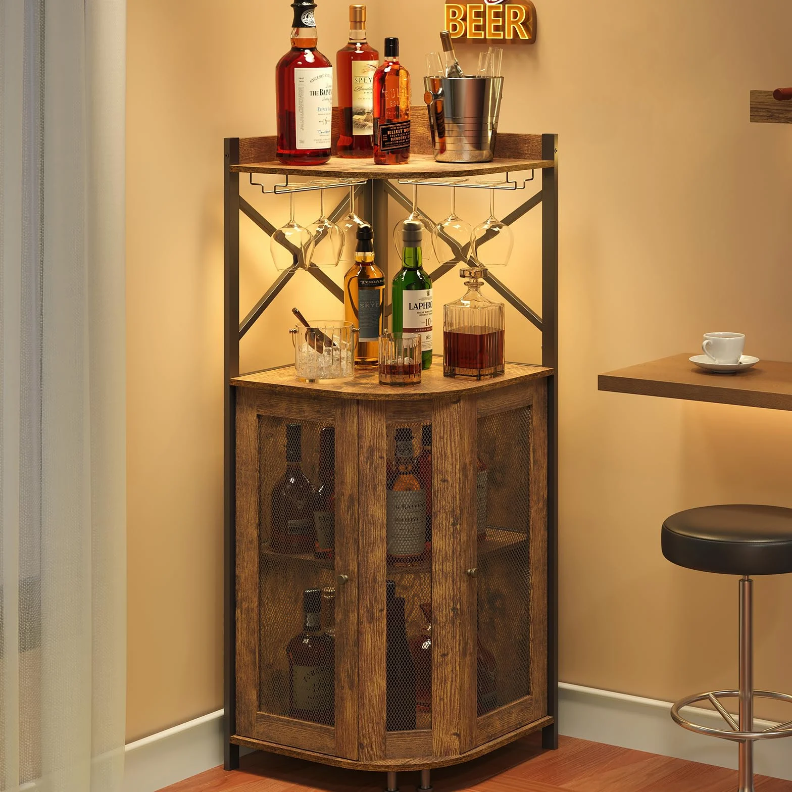 JKsmart Gabinete de Barra esquinero con Soporte de Vidrio, gabinete Industrial de Vino con Puerta de Malla, gabinete de Vino de 4 Niveles con Estante Abierto, Barra de casa de Campo para