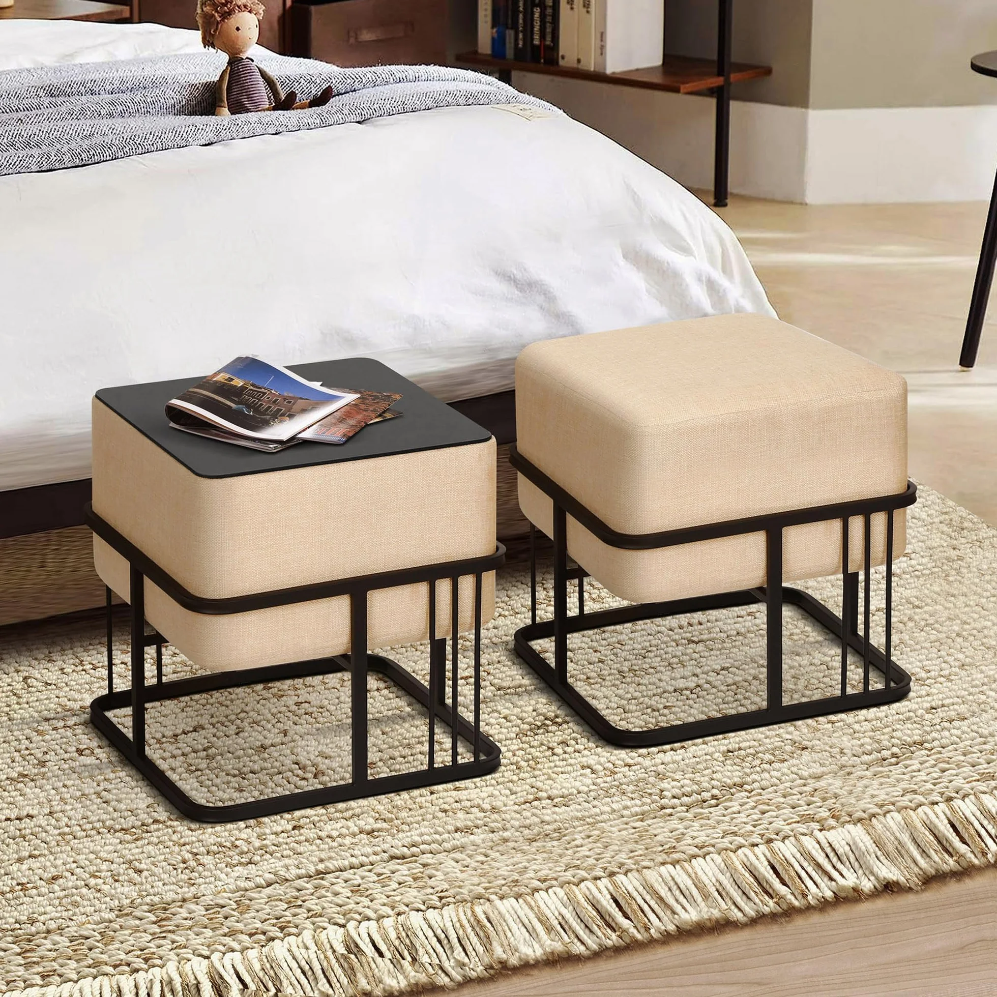 [en.casa] Puff Tas Juego de 2 Taburetes Apilables Reversibles Reposapiés Silla Tocador Diseño 2 en 1 Asiento Acolchado Tablero de Mesa Cuadrado MDF Metal 38x38x38 cm Beige