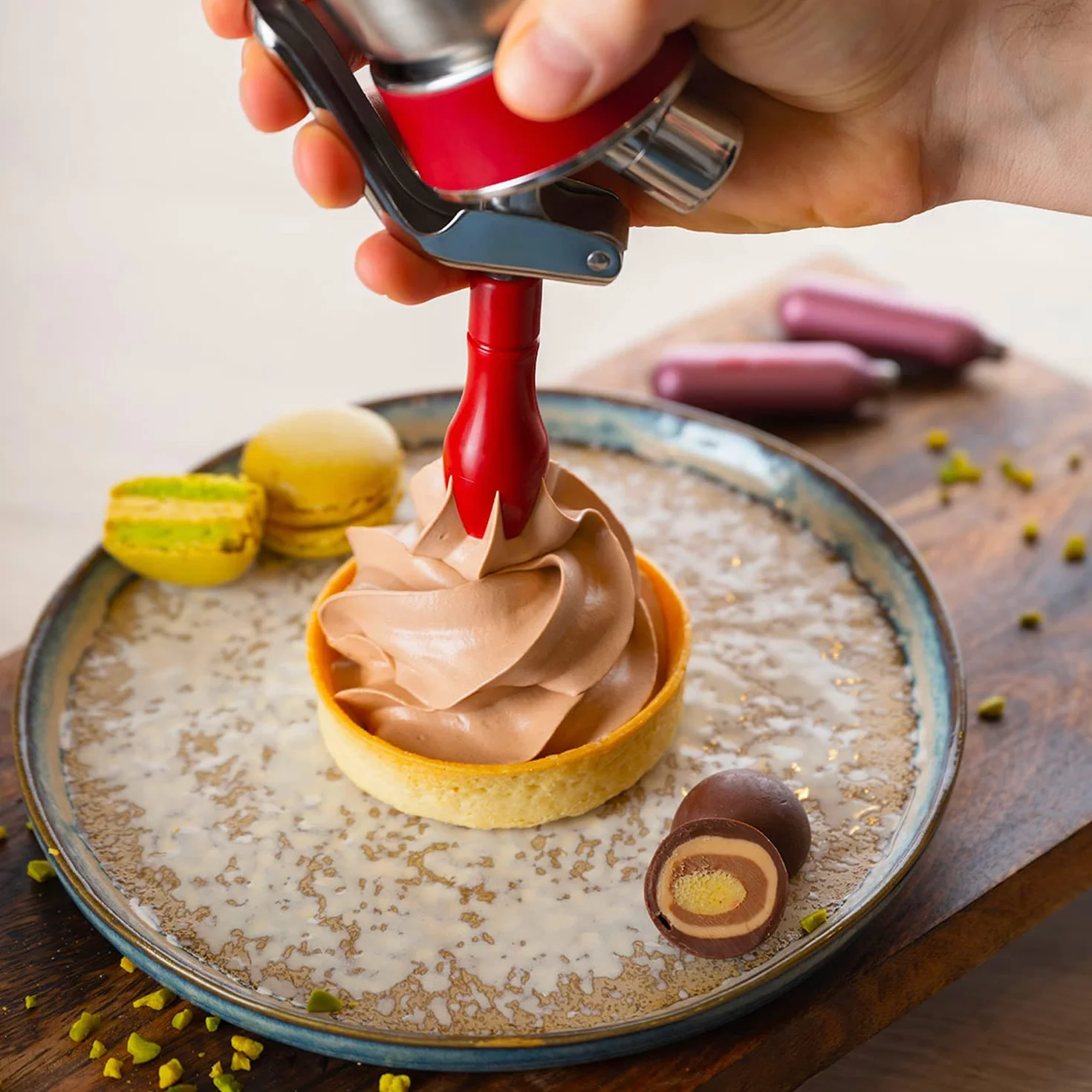 Sifón profesional de Chantilly iSi Gourmet Whip 1/2 litros (500 ml) / Perfecto para preparaciones calientes o frías (chantillys y espumas). La elección de los líderes más grandes del mundo