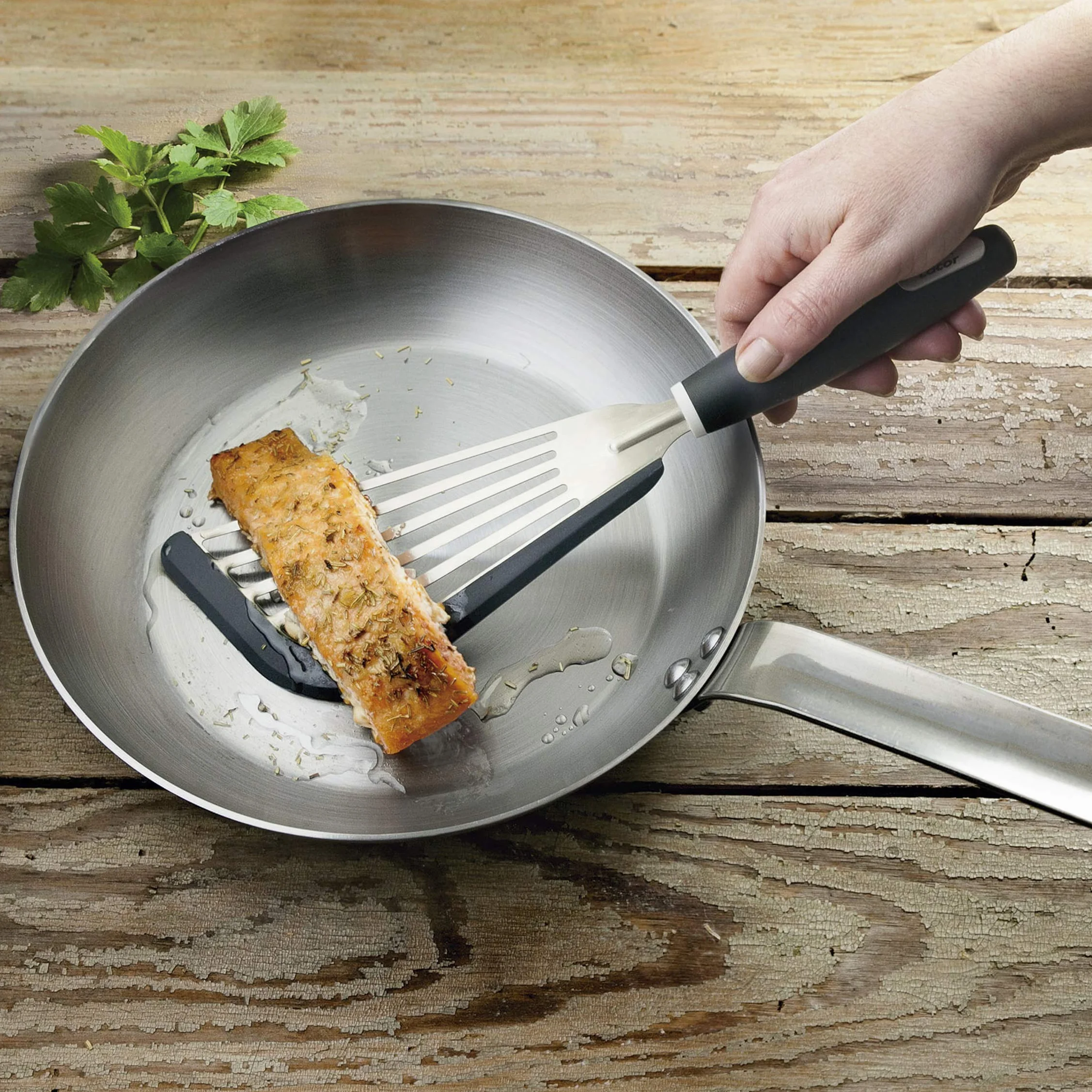 LACOR - 63624 - Sartén Ferrum Gris 24 cm - 100% Hierro Natural, Hecha en España, Apta para Inducción, Alta Temperatura, Duradera y Ecológica.