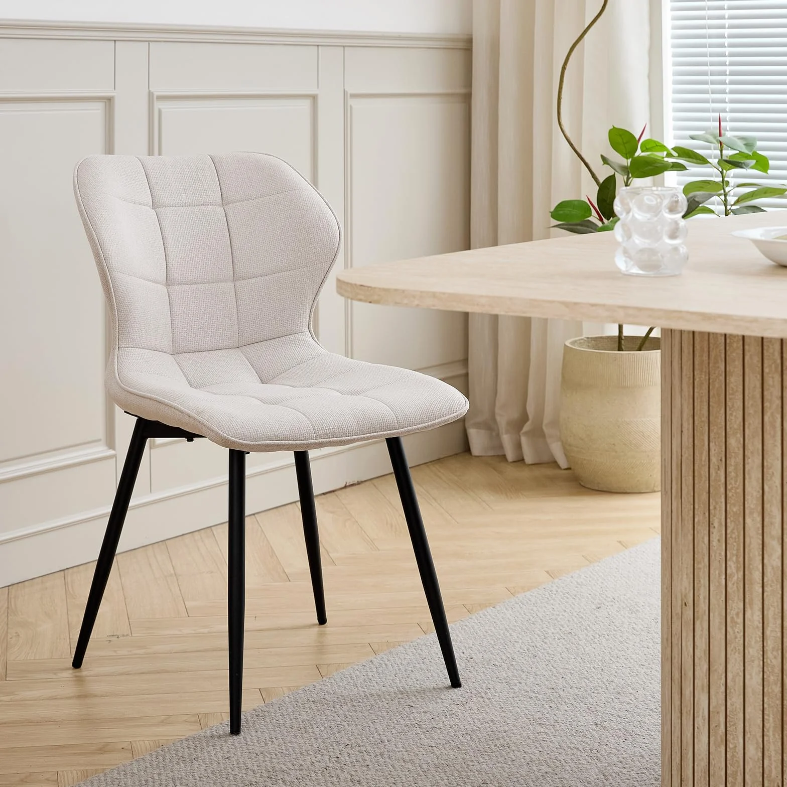 GrandCA HOME Juego de 4 Sillas de Comedor Tapizadas de Lino con Respaldo y Patas de Metal Negro, Silla de Sala de Estar para Cocina, Comedor, Dormitorio - Beige