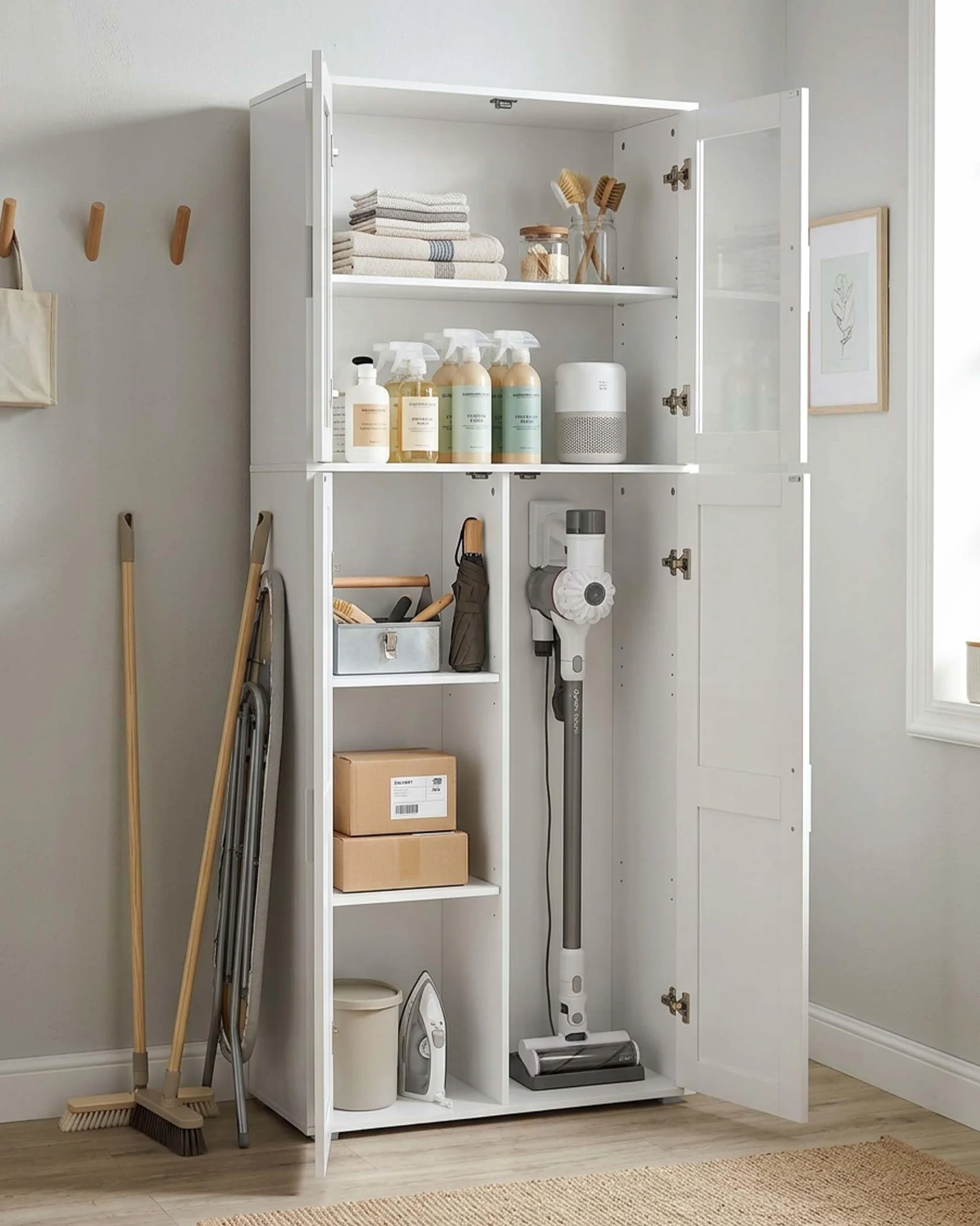 Armario Escobero y Mueble Auxiliar con Puerta de Cristal, Armario Columna de Cocina para Aspiradora, Diseño Shaker Blanco, Despensa Alta para Lavadero y Entrada, 65x30x165cm