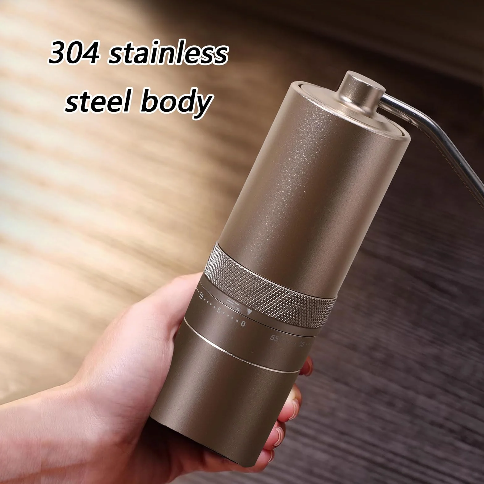 Molinillo de café ergonómico de funcionamiento manual con núcleos de cerámica mecanizados alemanes y diseño antideslizante en dos colores