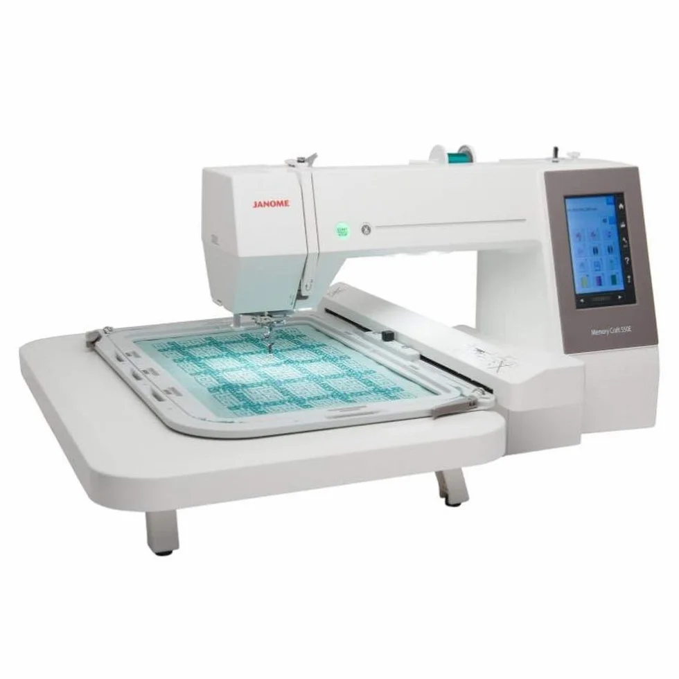 Janome MC 550E Máquina de bordar, incluye 4 bastidores, con una superficie de bordado de 360 x 200 mm