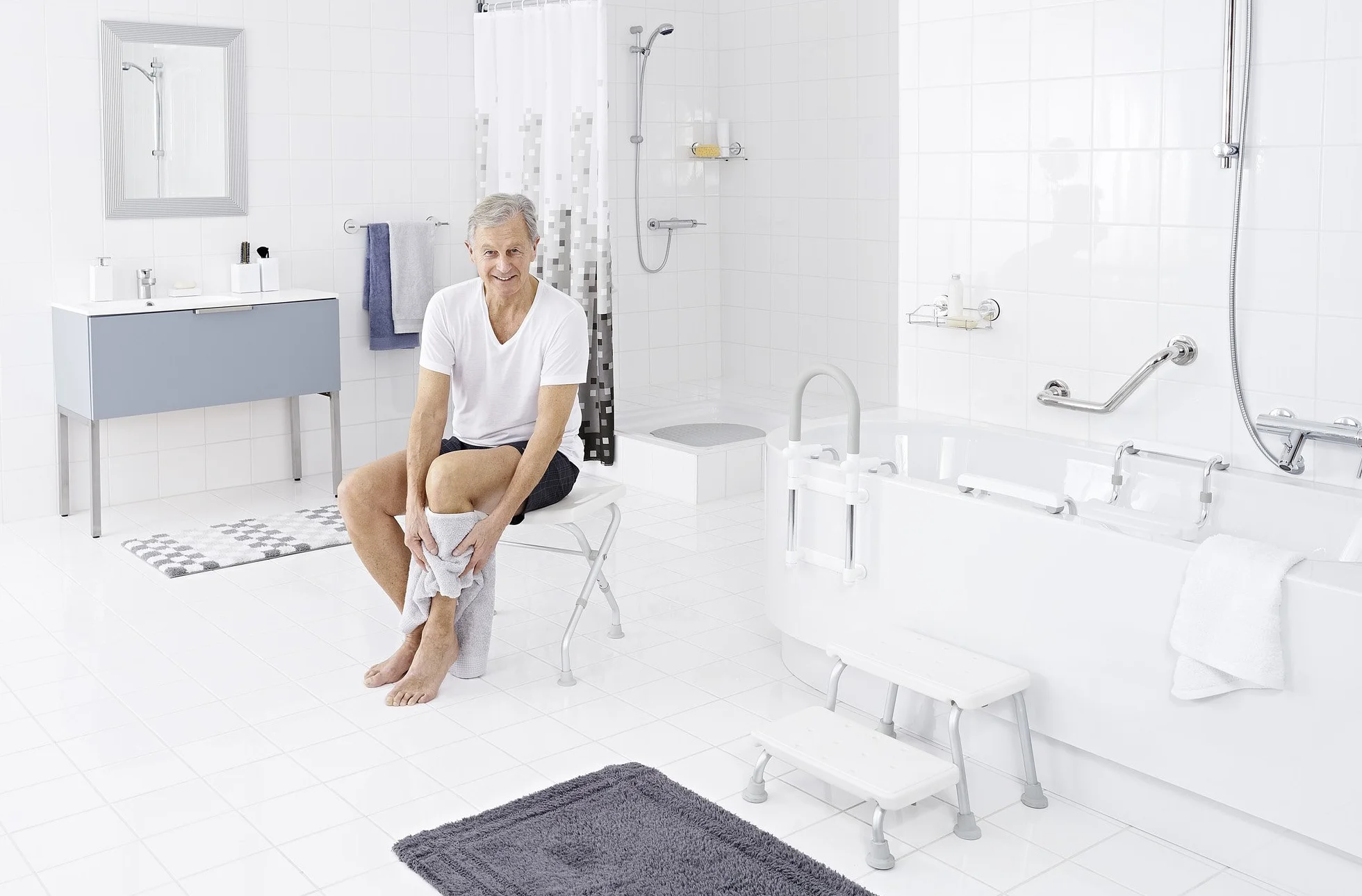 Ridder A0050301 - Taburete Plegable para el baño, Color Blanco