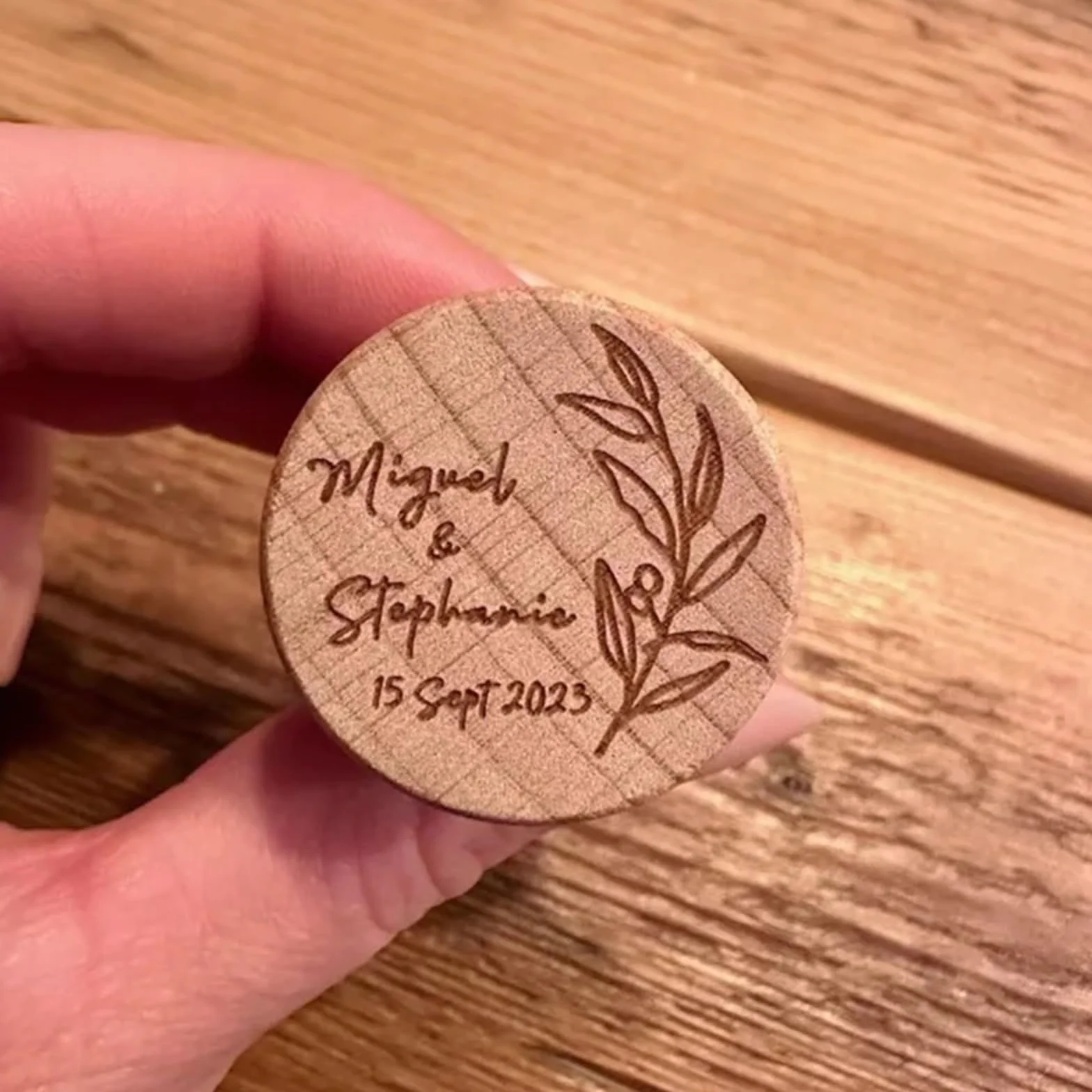 Corchos de vino personalizados para boda, corchos de botella de vino grabados, tapón de vino de madera con láser, regalo de boda y fiesta (90 unidades)