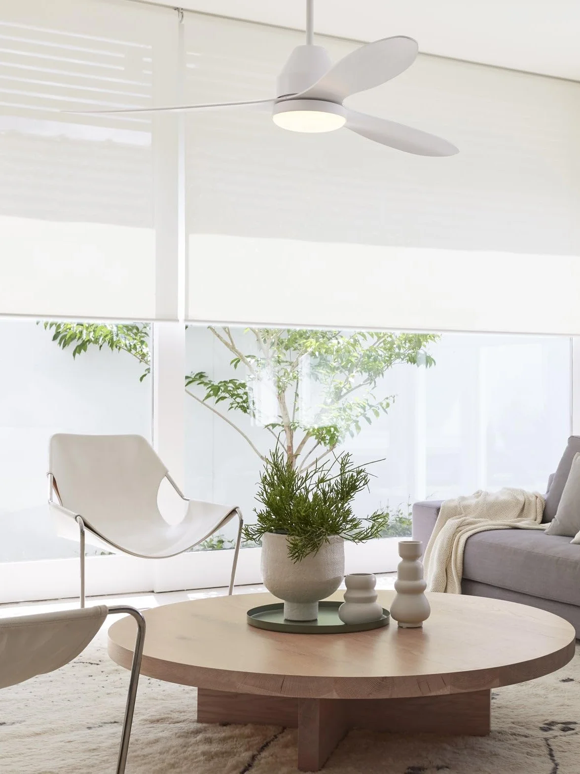 Lucci air Ventilador de techo Airfusion Whitehaven con plafón plano, diámetro de 142 cm