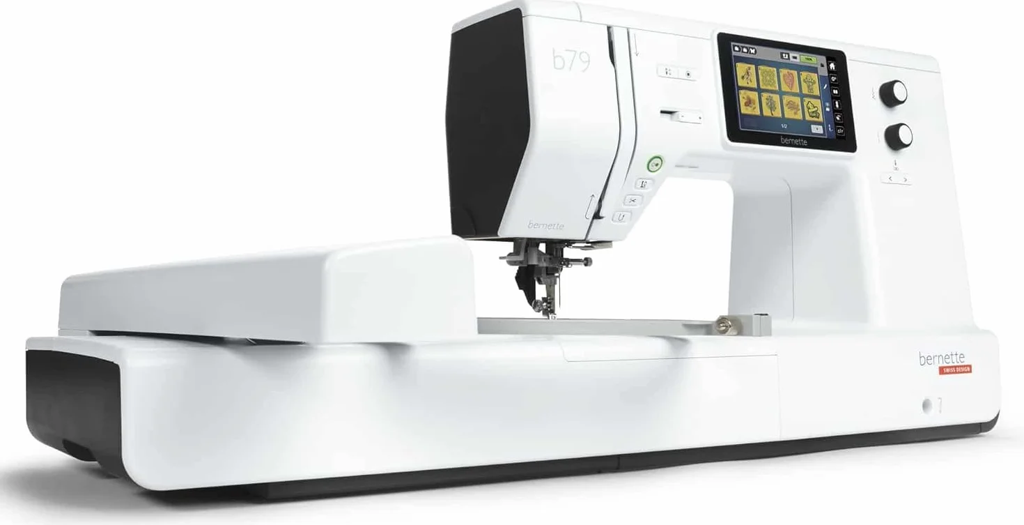 Bernette 79 | Pantalla táctil a color de 5 pulgadas, perillas multifunción, 4 LED, espacio de costura de 230 mm