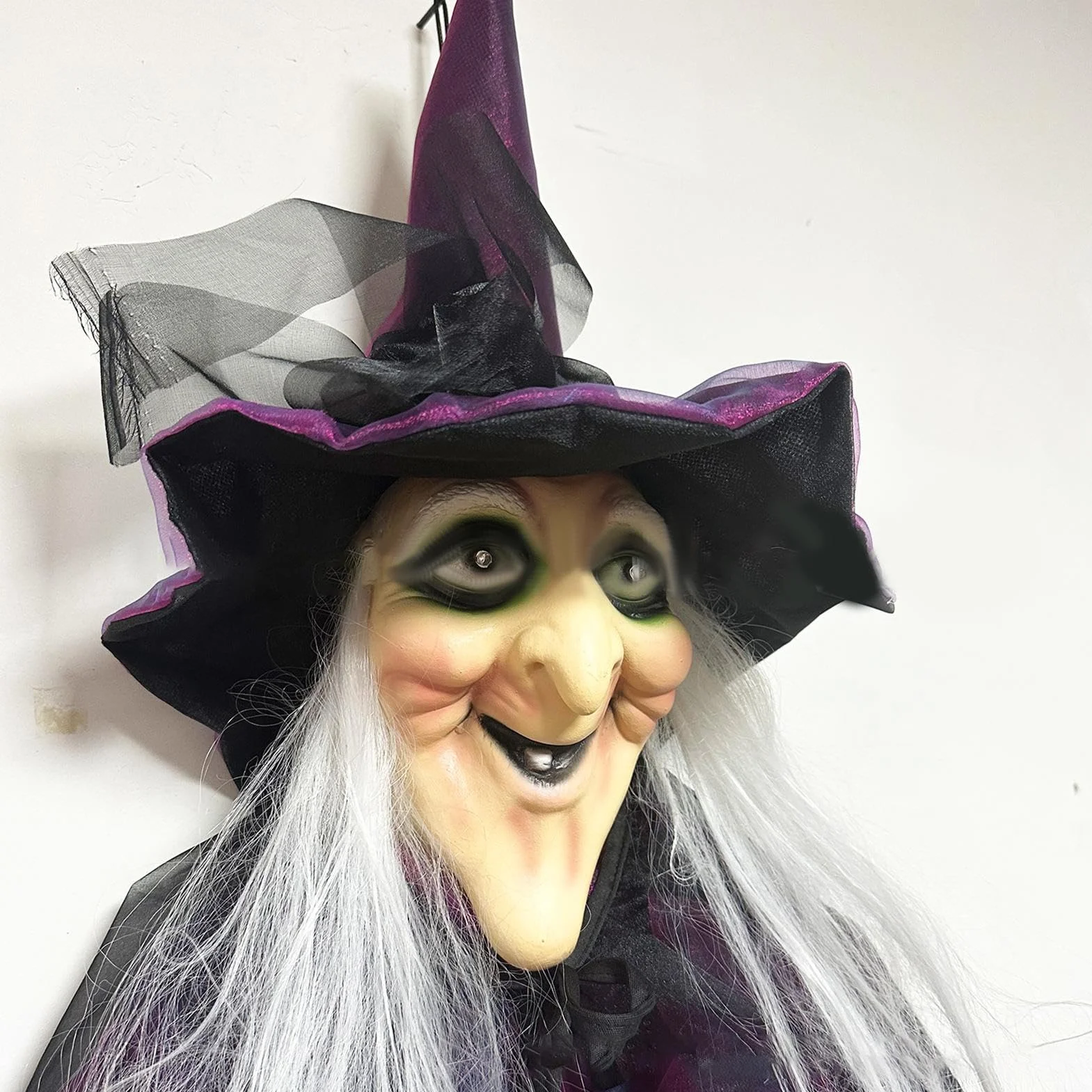 Bruja de Halloween tamaño natural, cuerpo completo, rellena, con batería, movimiento, accesorios
