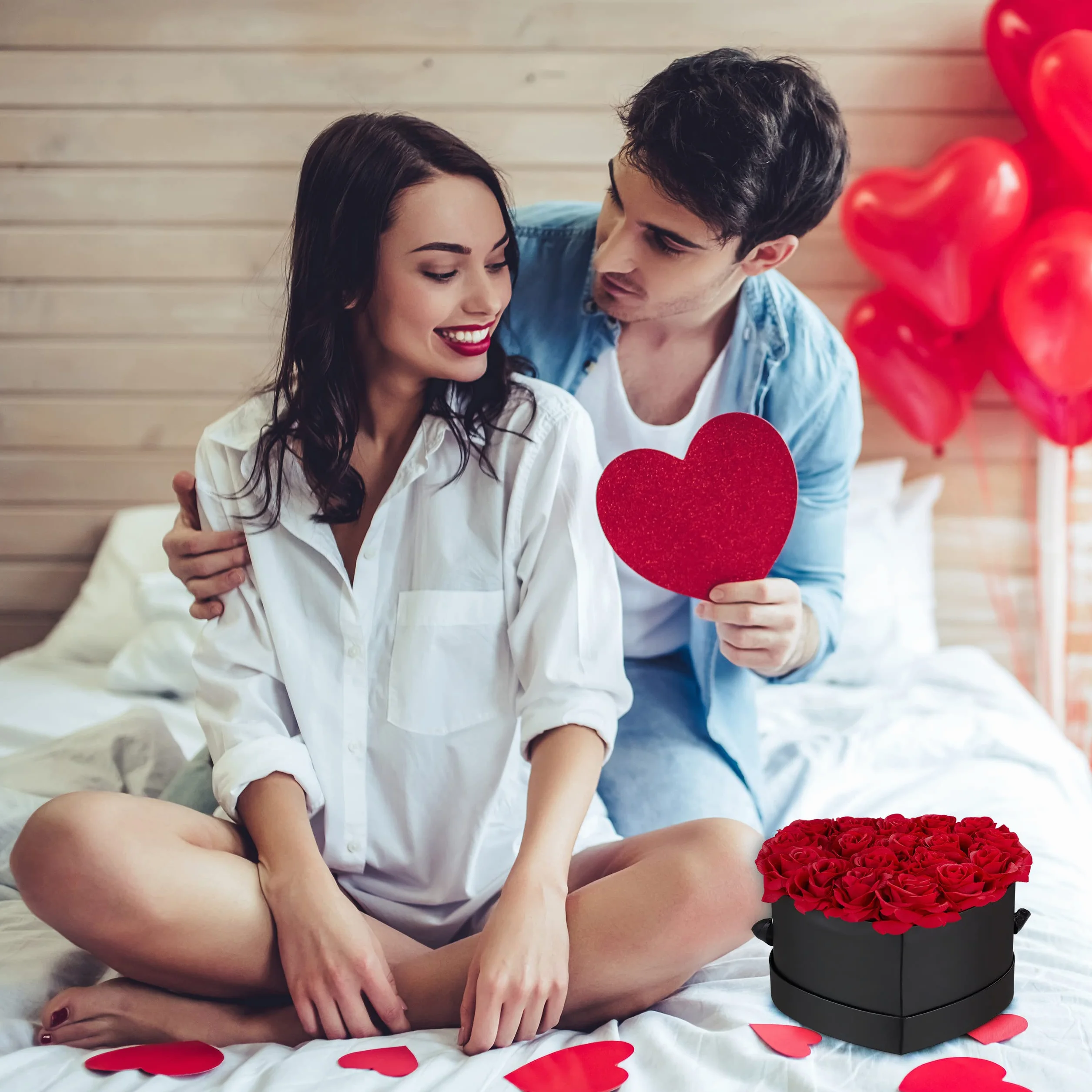 Relaxdays Caja Rosas Artificiales Corazón, 18 Flores, Cajita Negra, Duran hasta 10 Años, Idea Regalo, Decorativa, Rojo