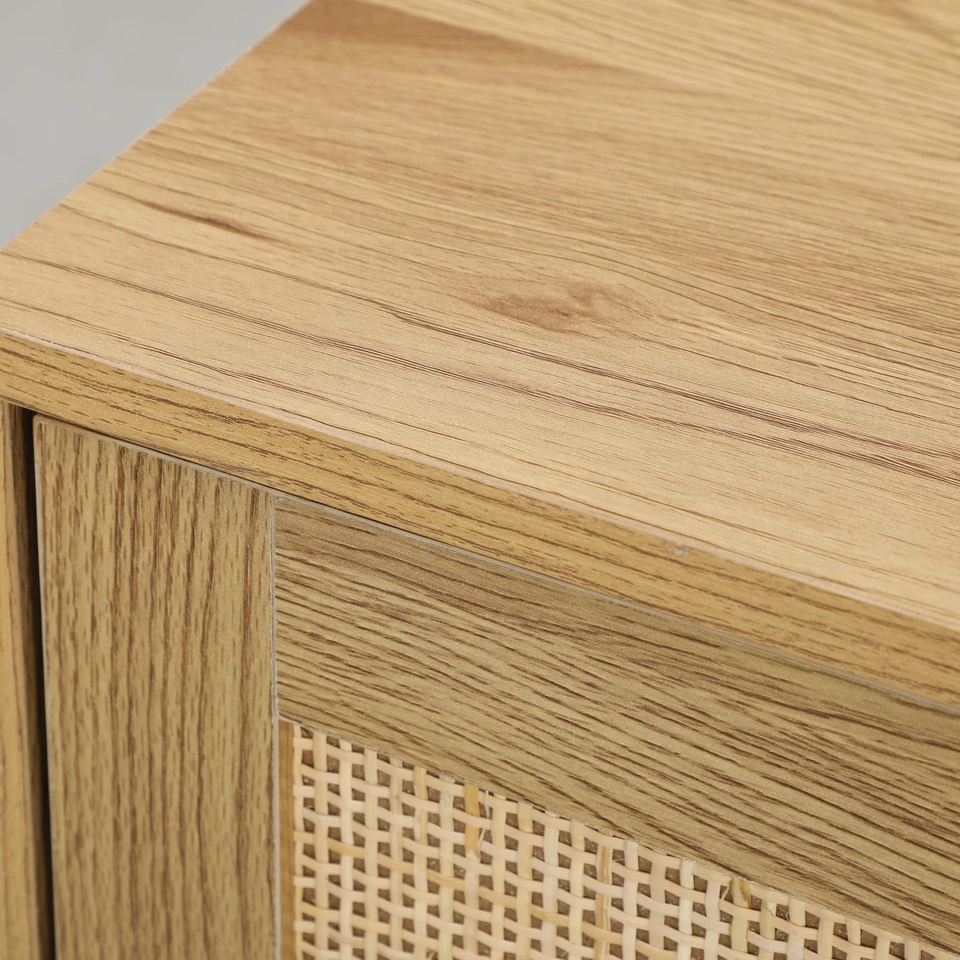 HOMCOM Aparador con 3 Puertas de Ratán, Estantes Ajustables, Madera Natural, 120x40x75 cm