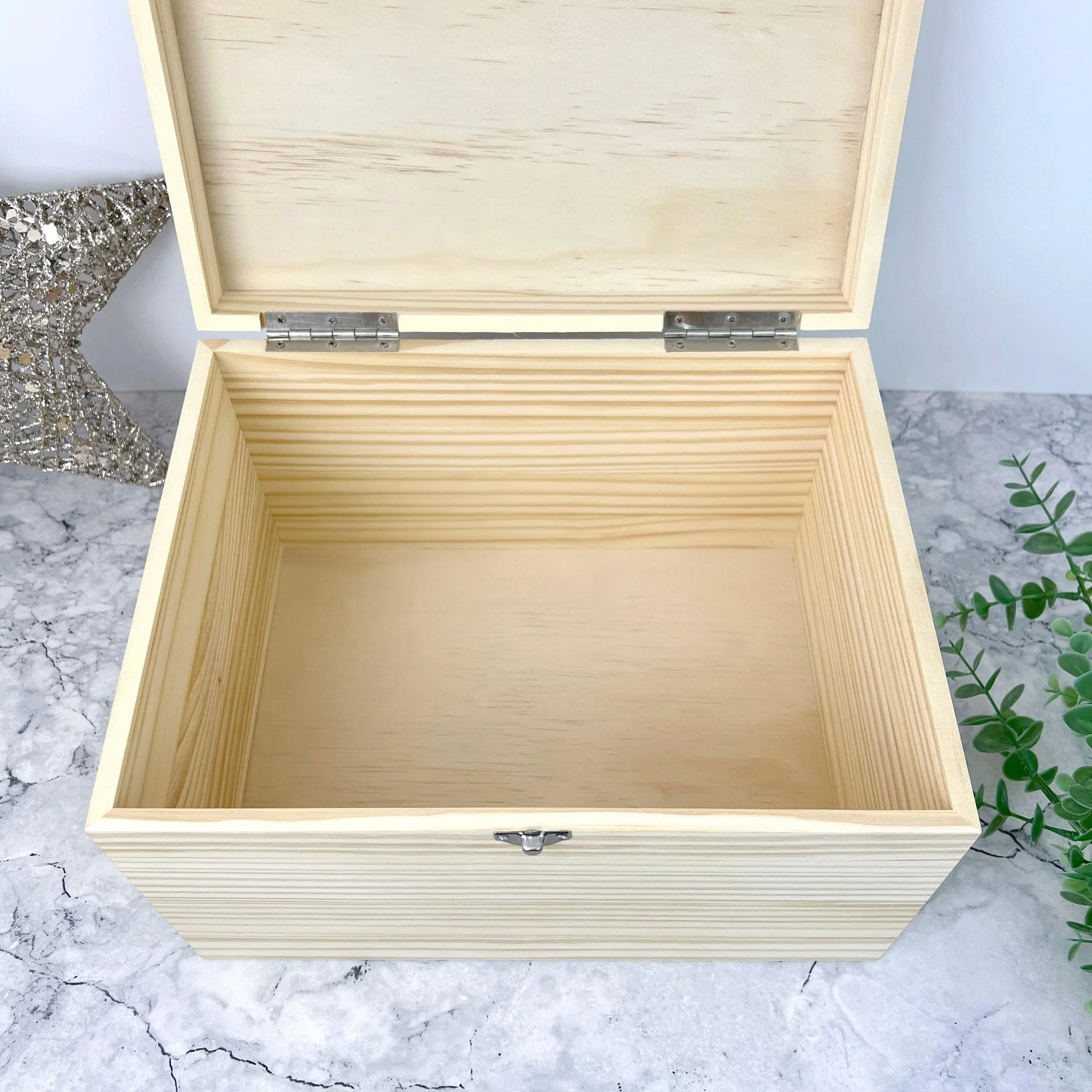 Caja de cesta de madera de Pascua colorida personalizable, nombre personalizado, regalo de Pascua, cesta de Pascua, golosinas de Pascua, Pascua para niños, Pascua familiar, decoración de Pascua, caza