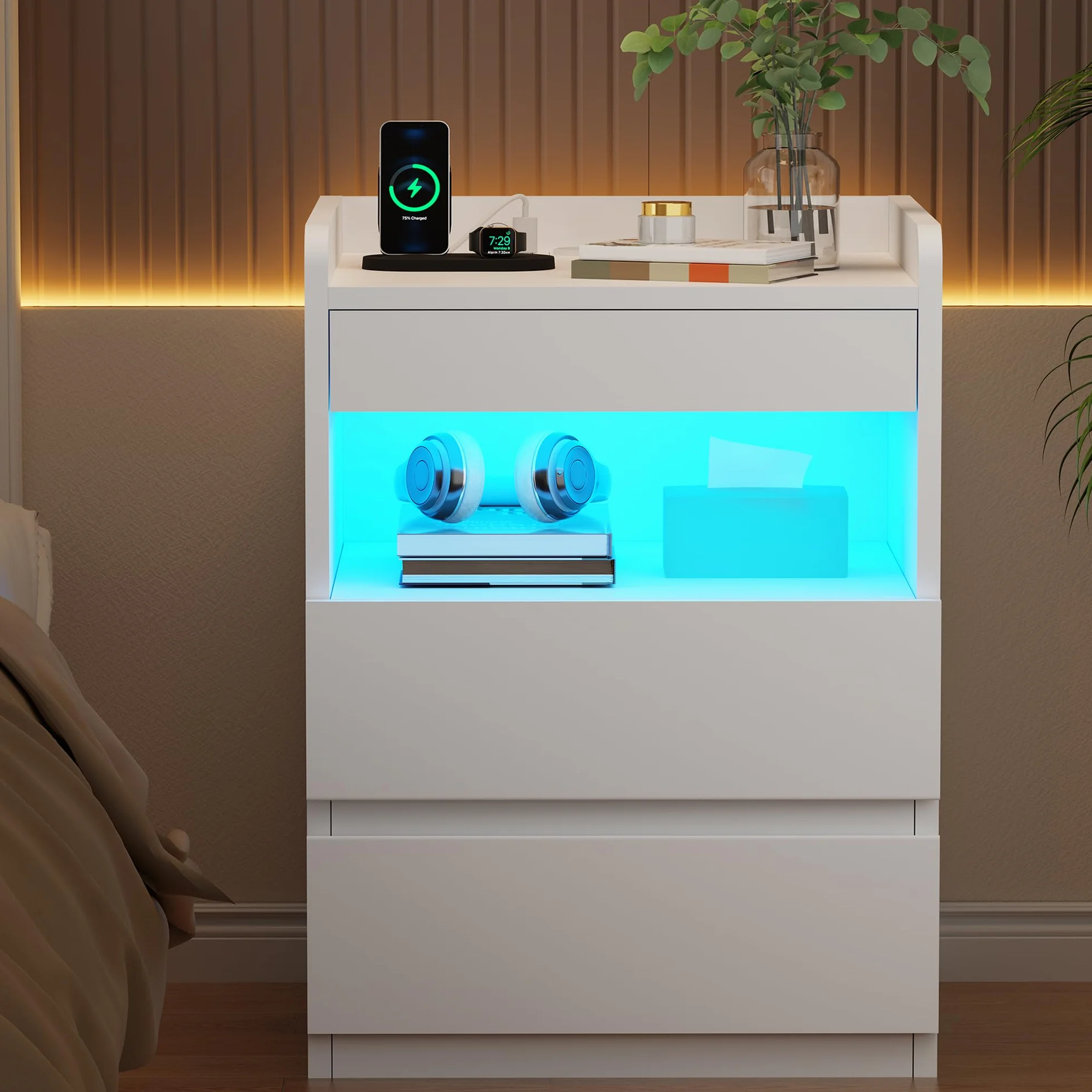 BEWISHOME Juego de 2 Mesitas de Noche,con Compartimento Oculto,con Luces LED y Estación de Carga Mesas Auxiliares(2 Tomas AC 2 Puertos USB),para Salón,Dormitorio (Blanco) EFCG02W