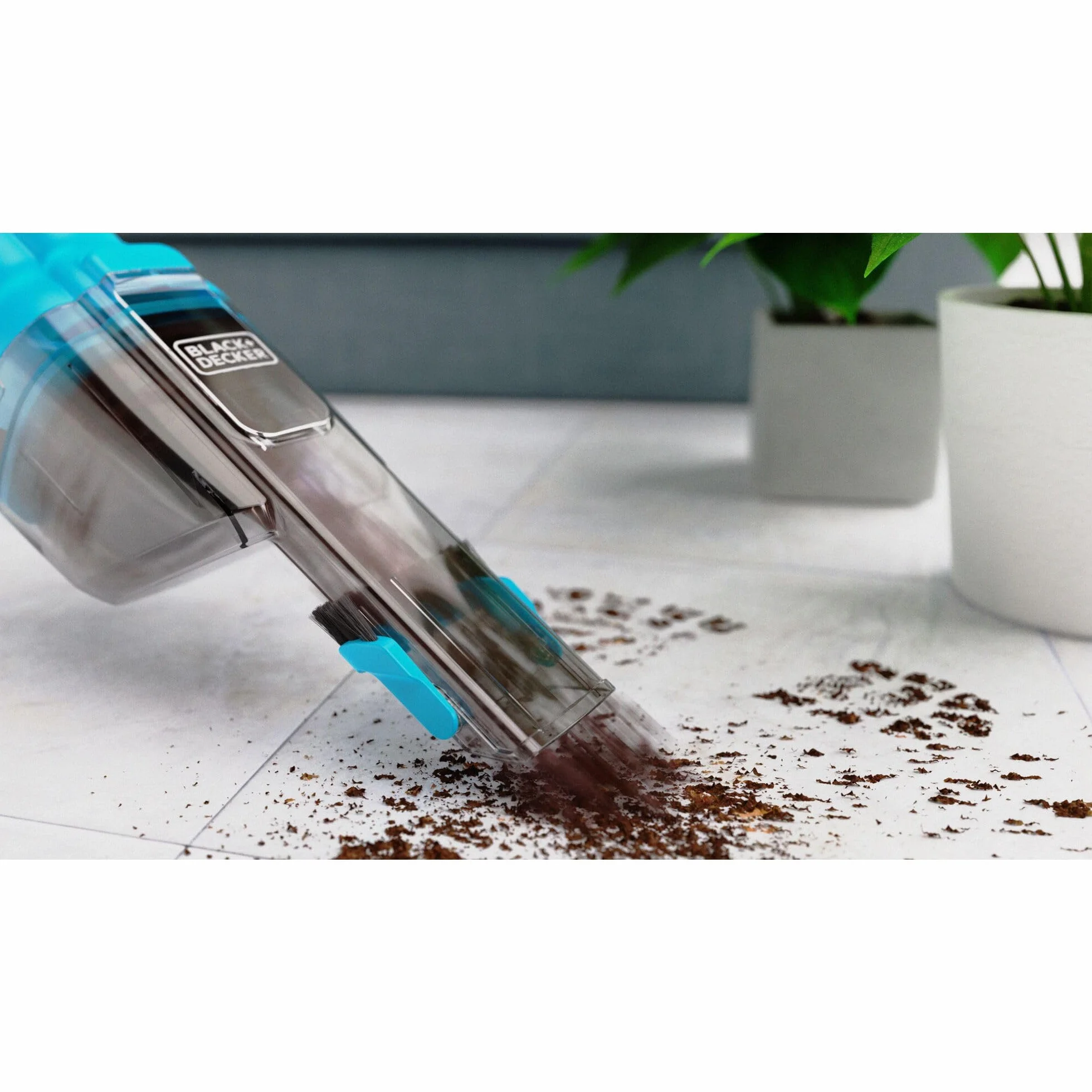 Black+Decker NVD215J-QW Aspirador de Mano 7.2 V, Batería de 1.5 Ah, Autonomía de 10 min, Deposito Trasparente de 290 ml, Boquilla Larga, Incluye Cargador Tipo Jack y Boquilla para Ranuras