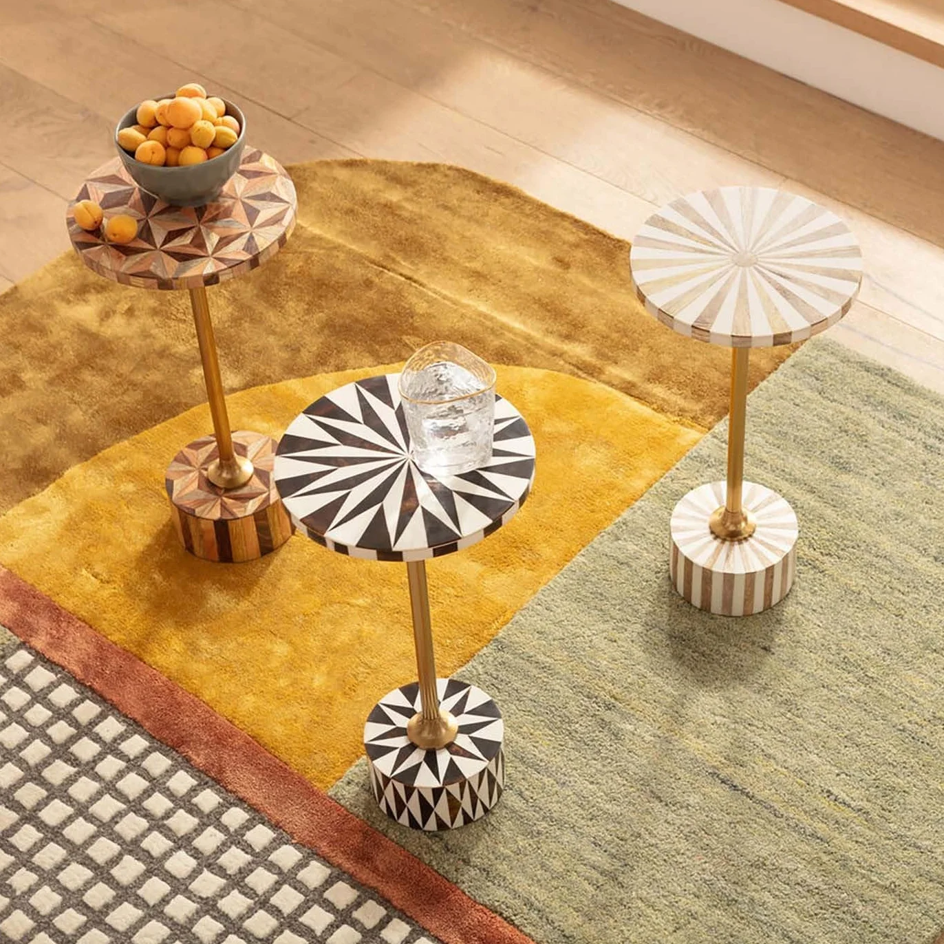 Kare Design Mesa Auxiliar Domero Star, Blanco y Marrón, Acero, Madera, Redonda Diametro 25cm, Moderno, Elegante, Mesa de Centro, Mesita de Noche, Decorativa, Decoración para Salón